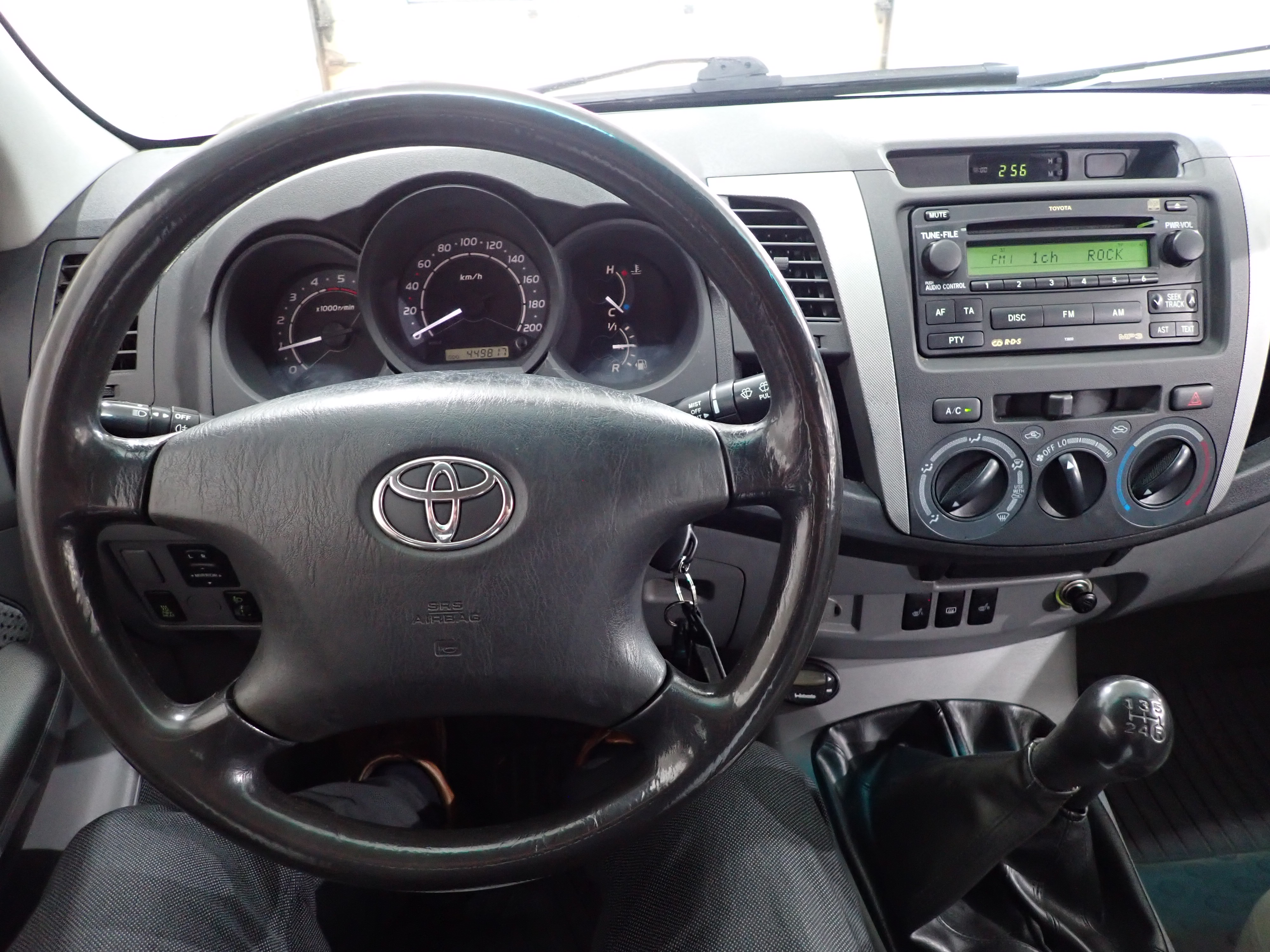 TOYOTA HILUX 2006