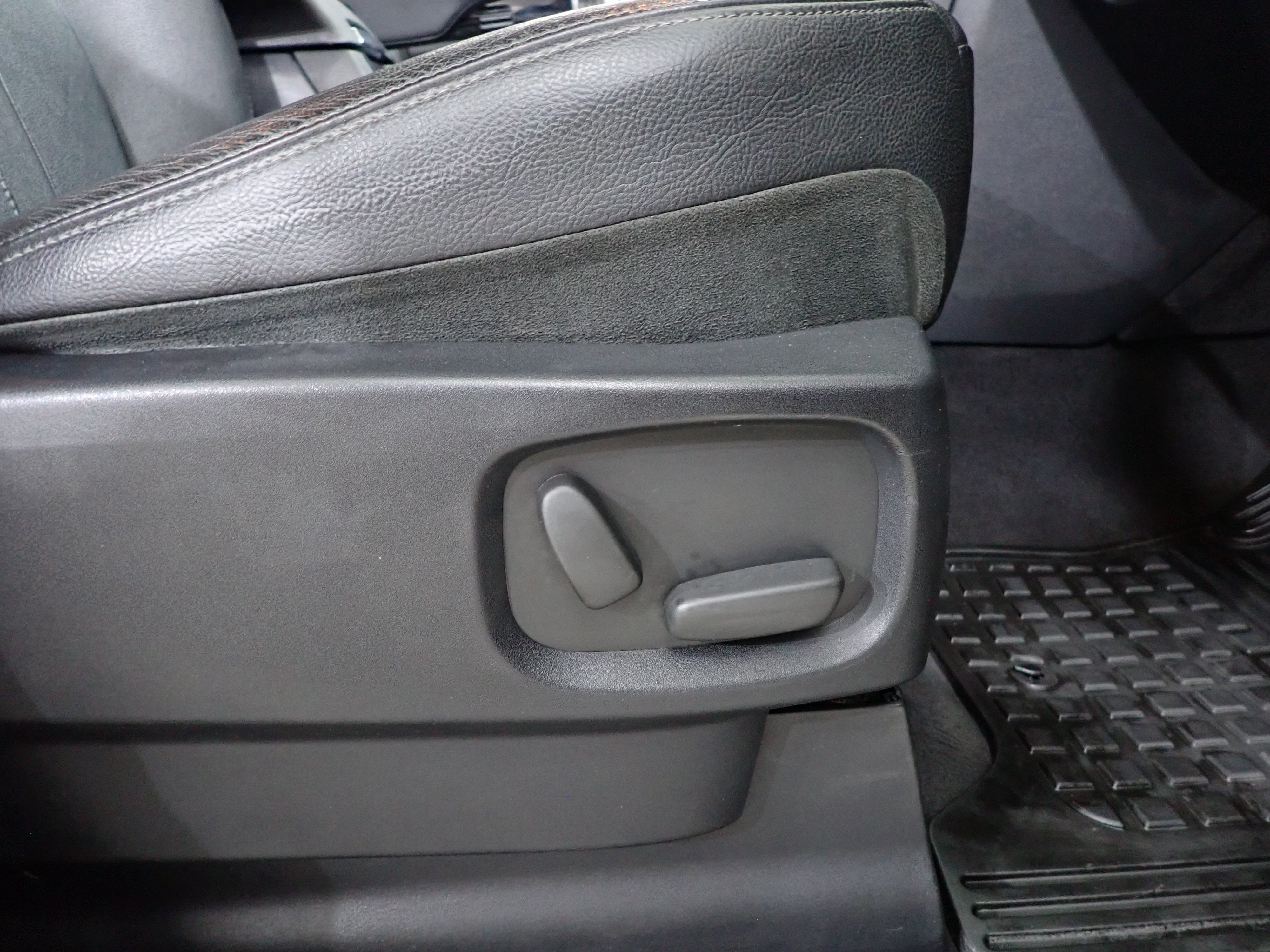 LAND ROVER DISCOVERY 2011