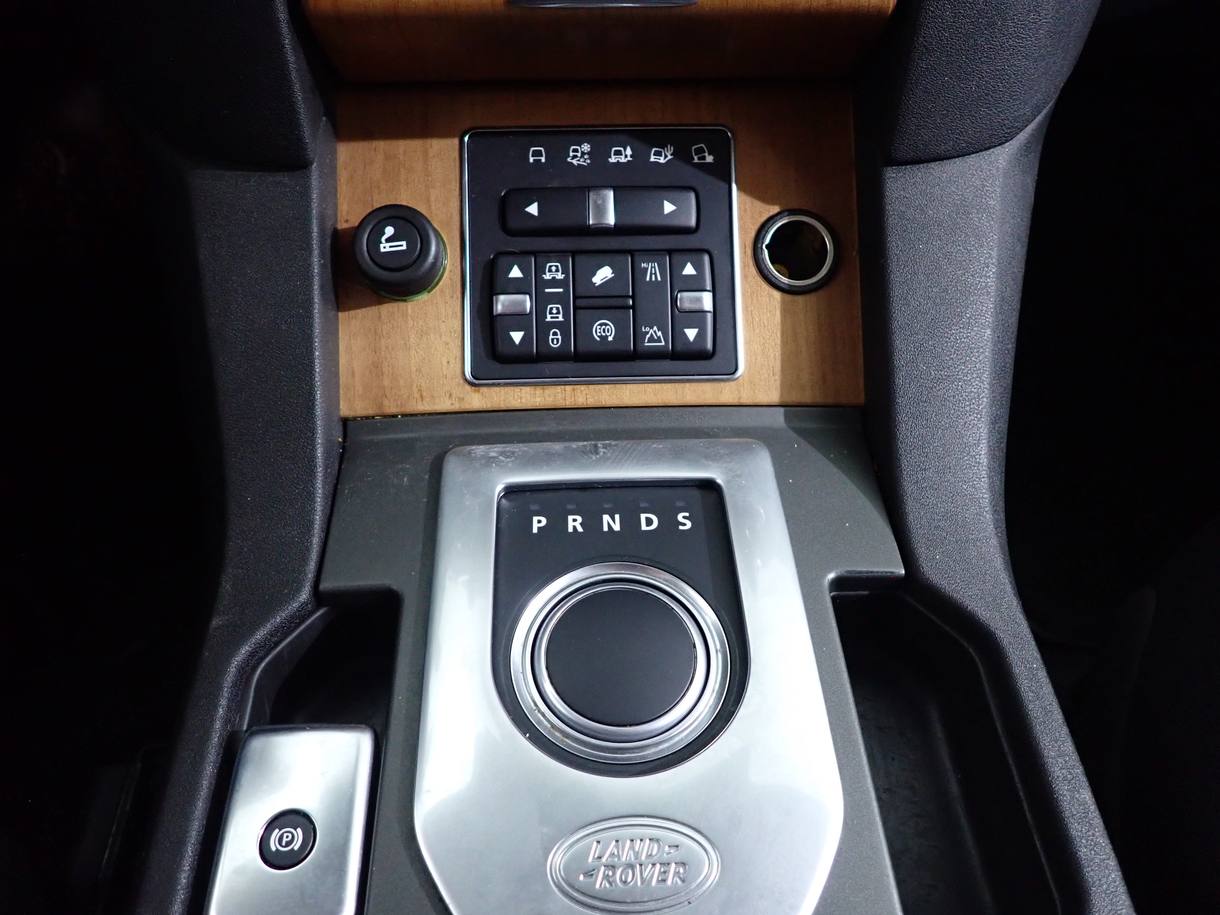 LAND ROVER DISCOVERY 2015