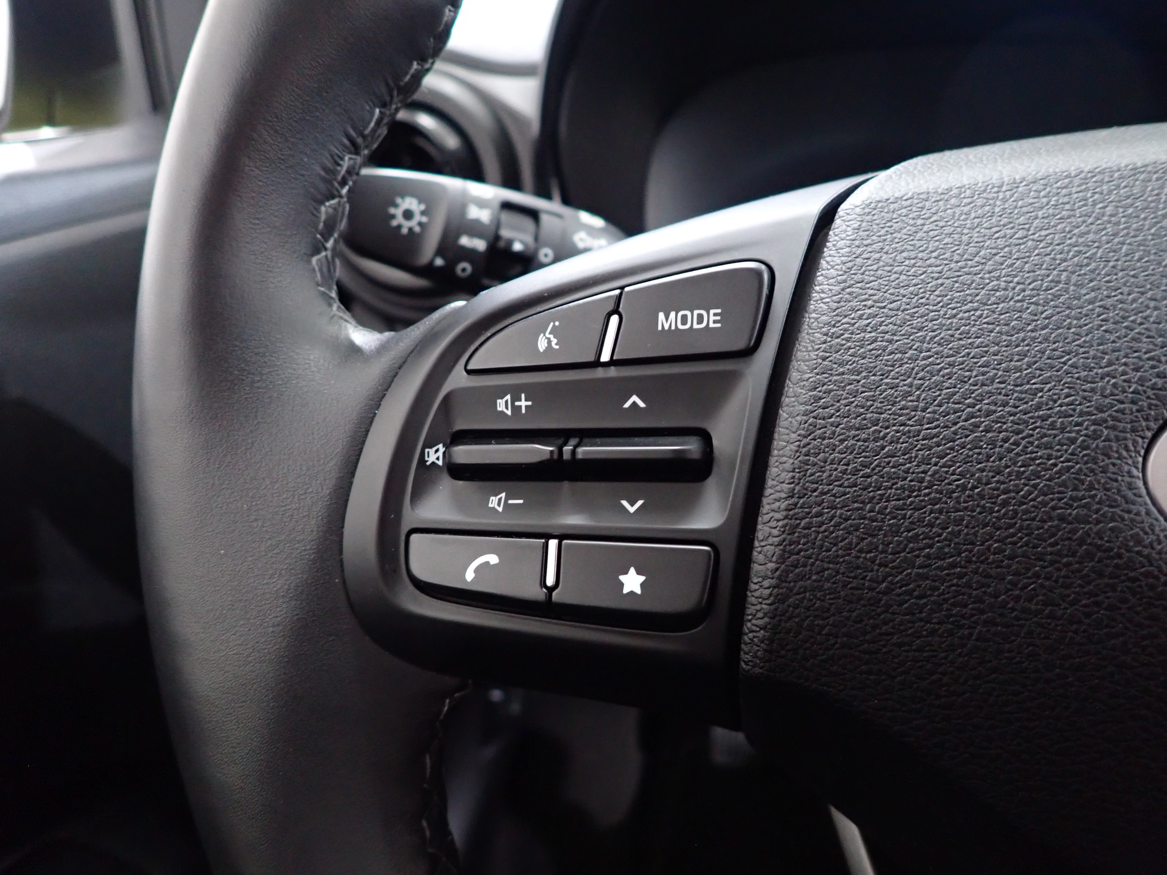 HYUNDAI i10 2024
