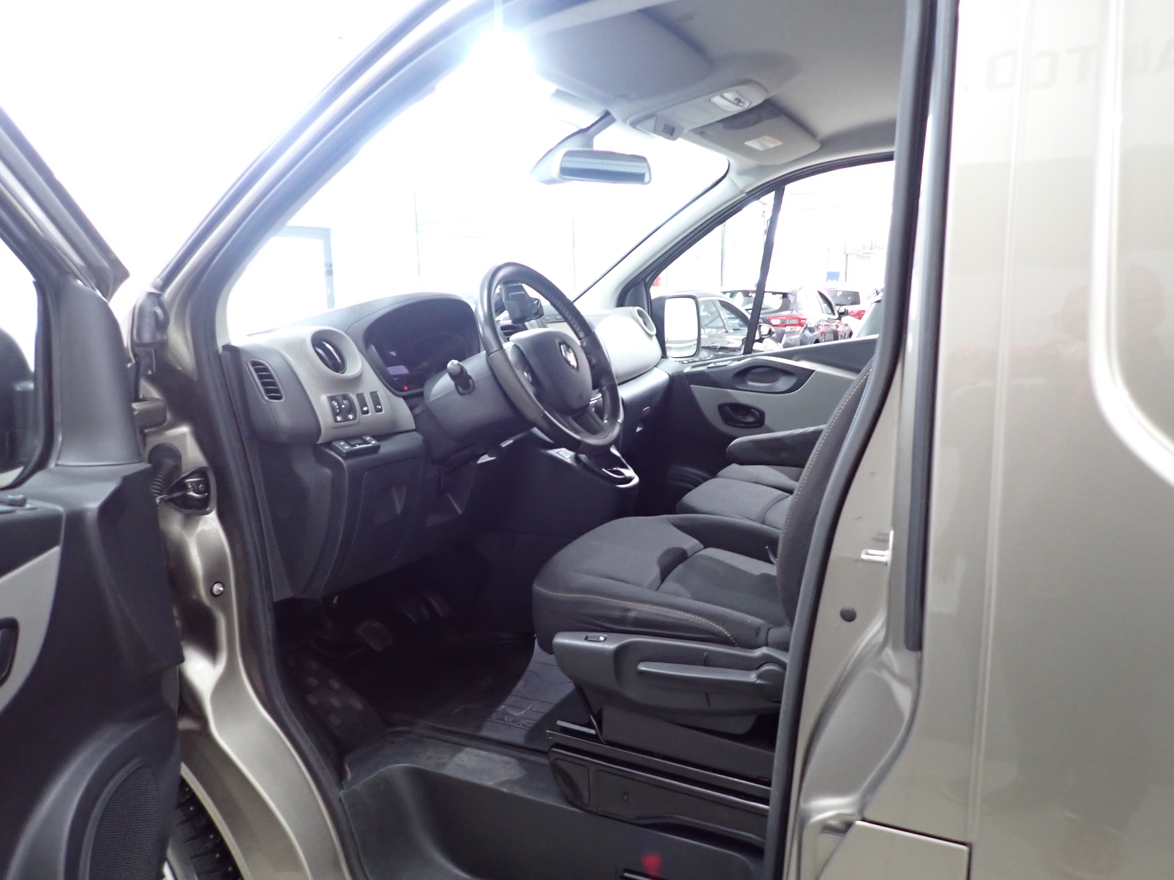 RENAULT Trafic 2016