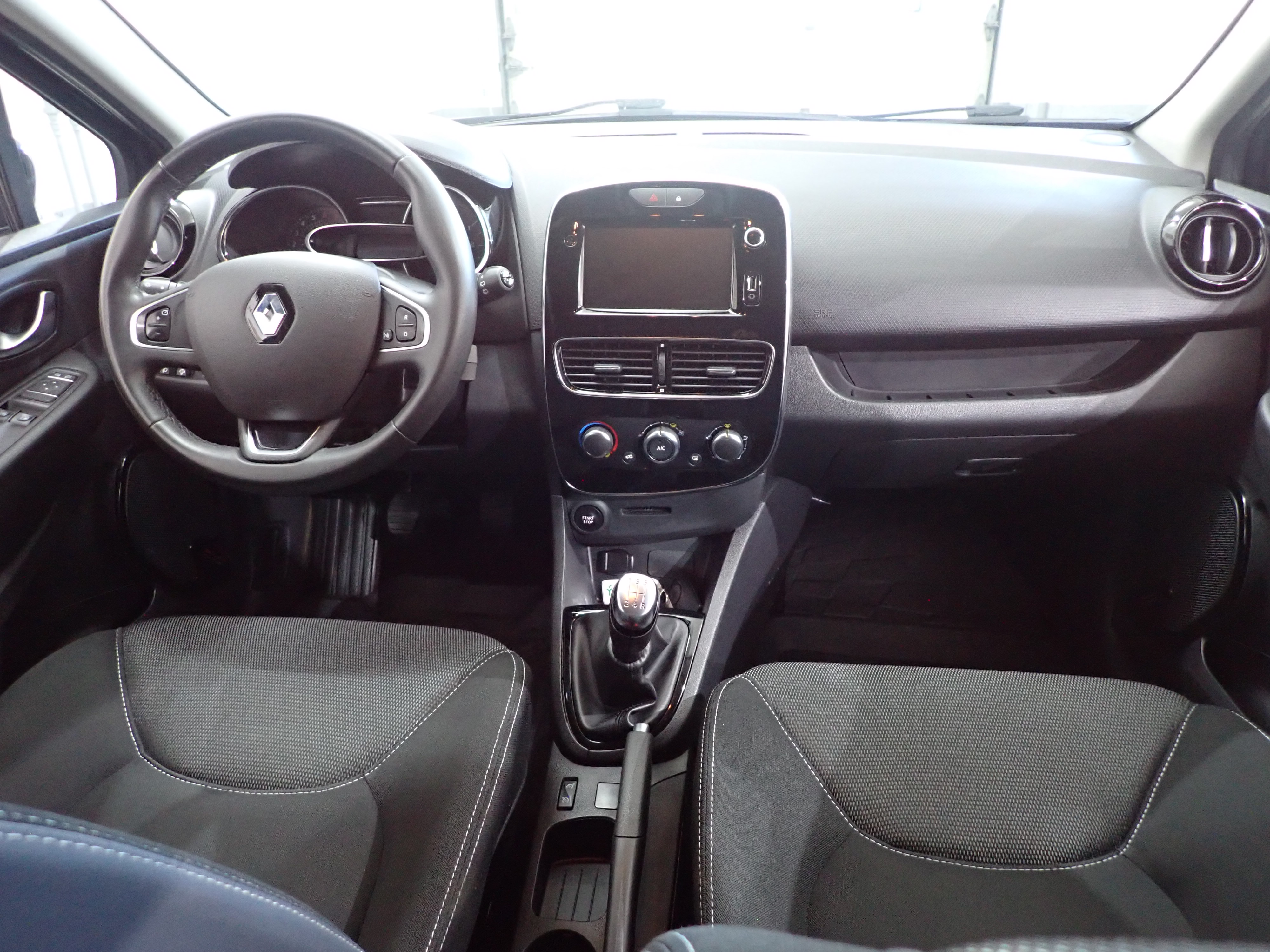 RENAULT CLIO 2019