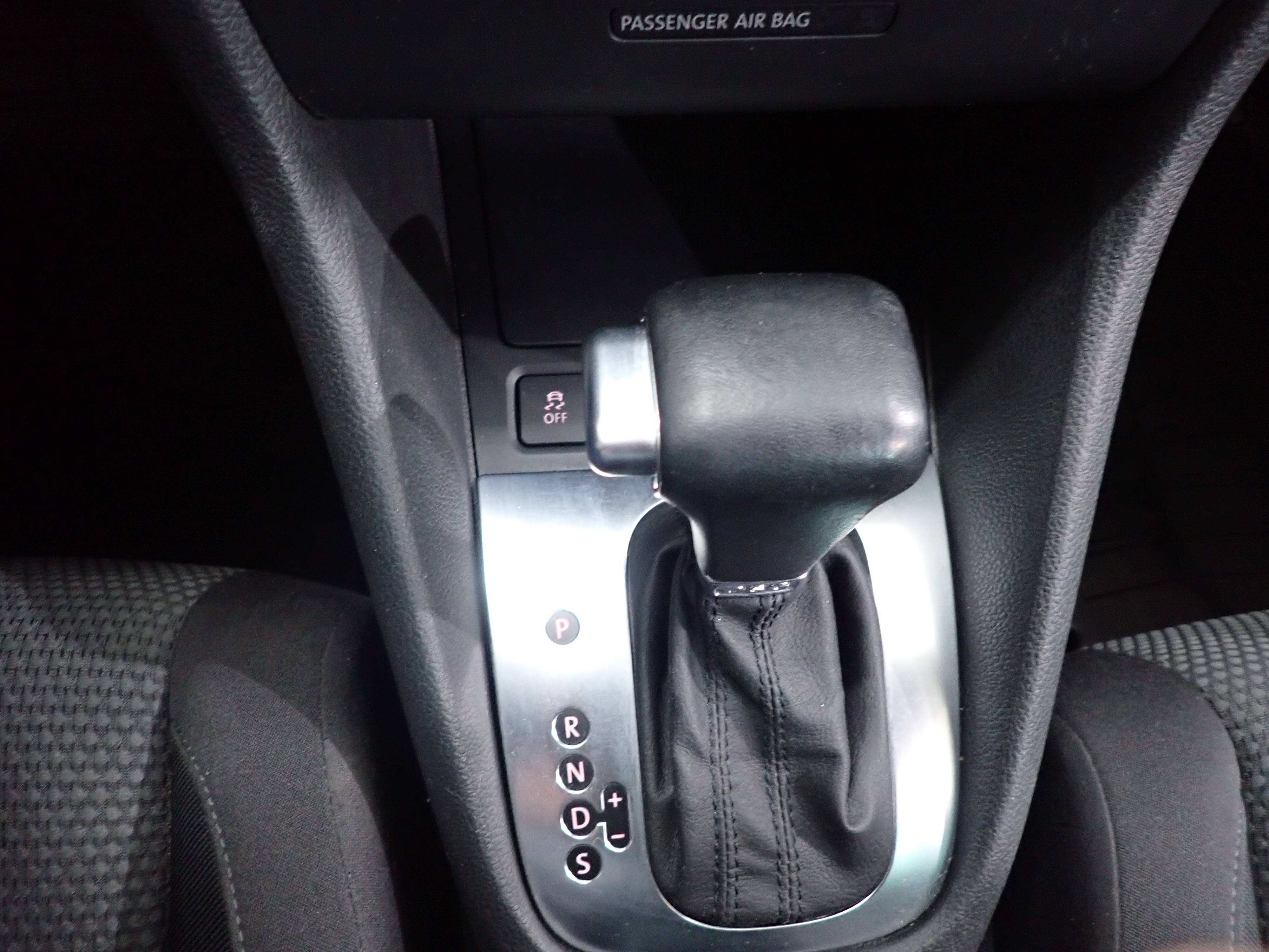 VOLKSWAGEN GOLF 2011