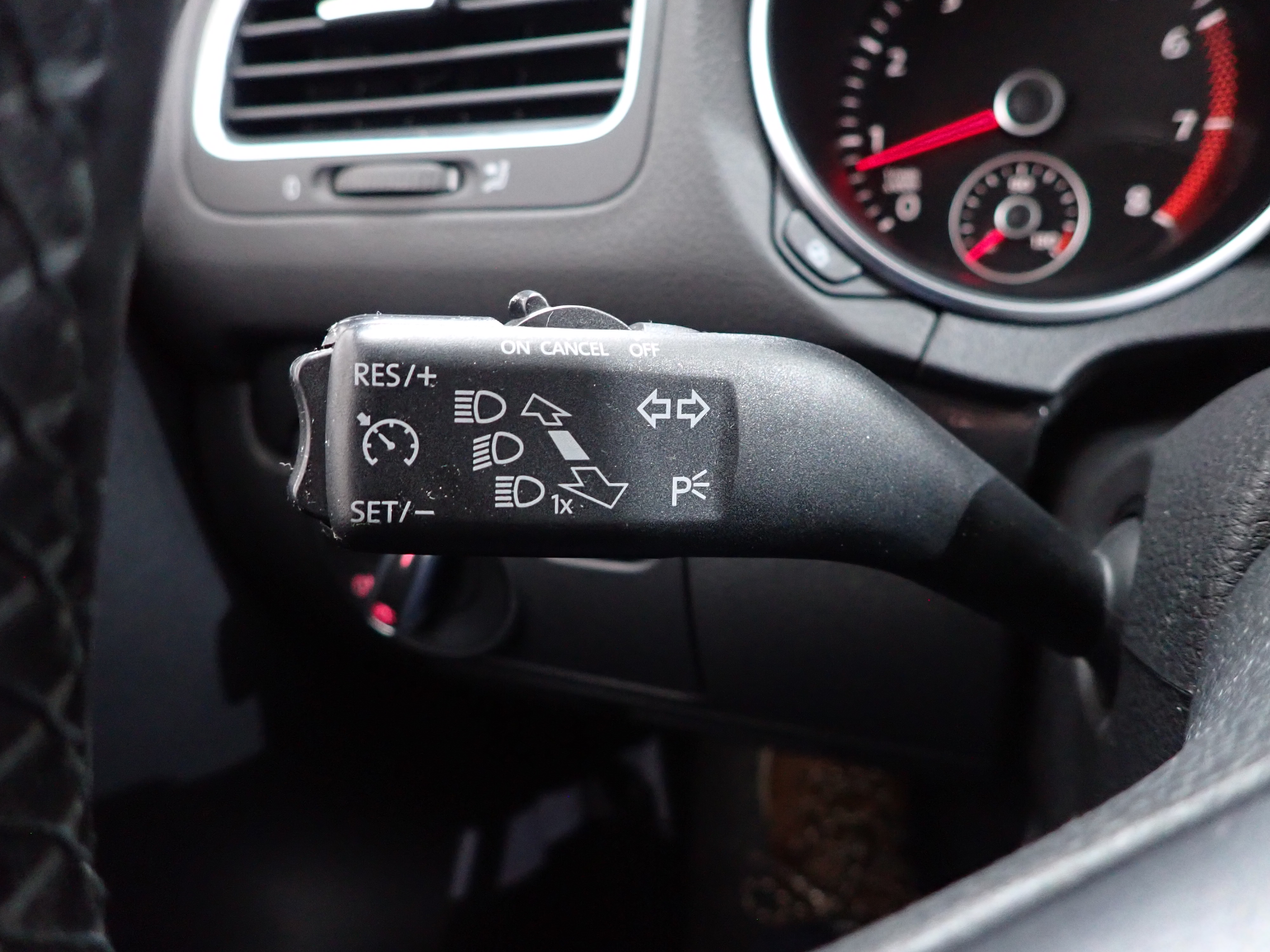 VOLKSWAGEN GOLF 2011