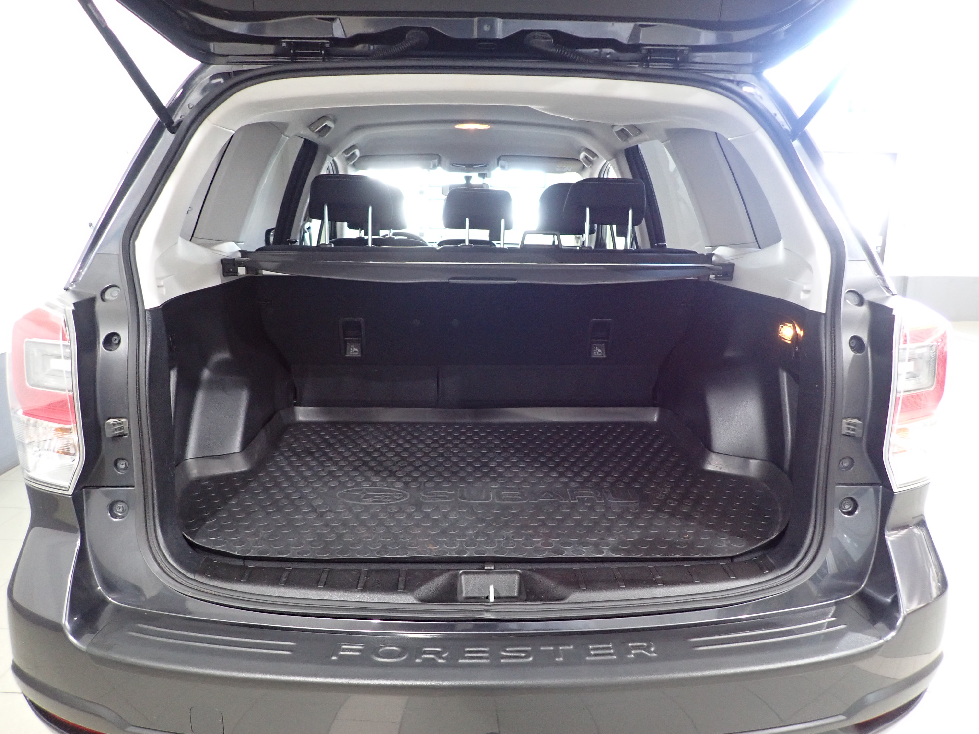 SUBARU FORESTER 2016