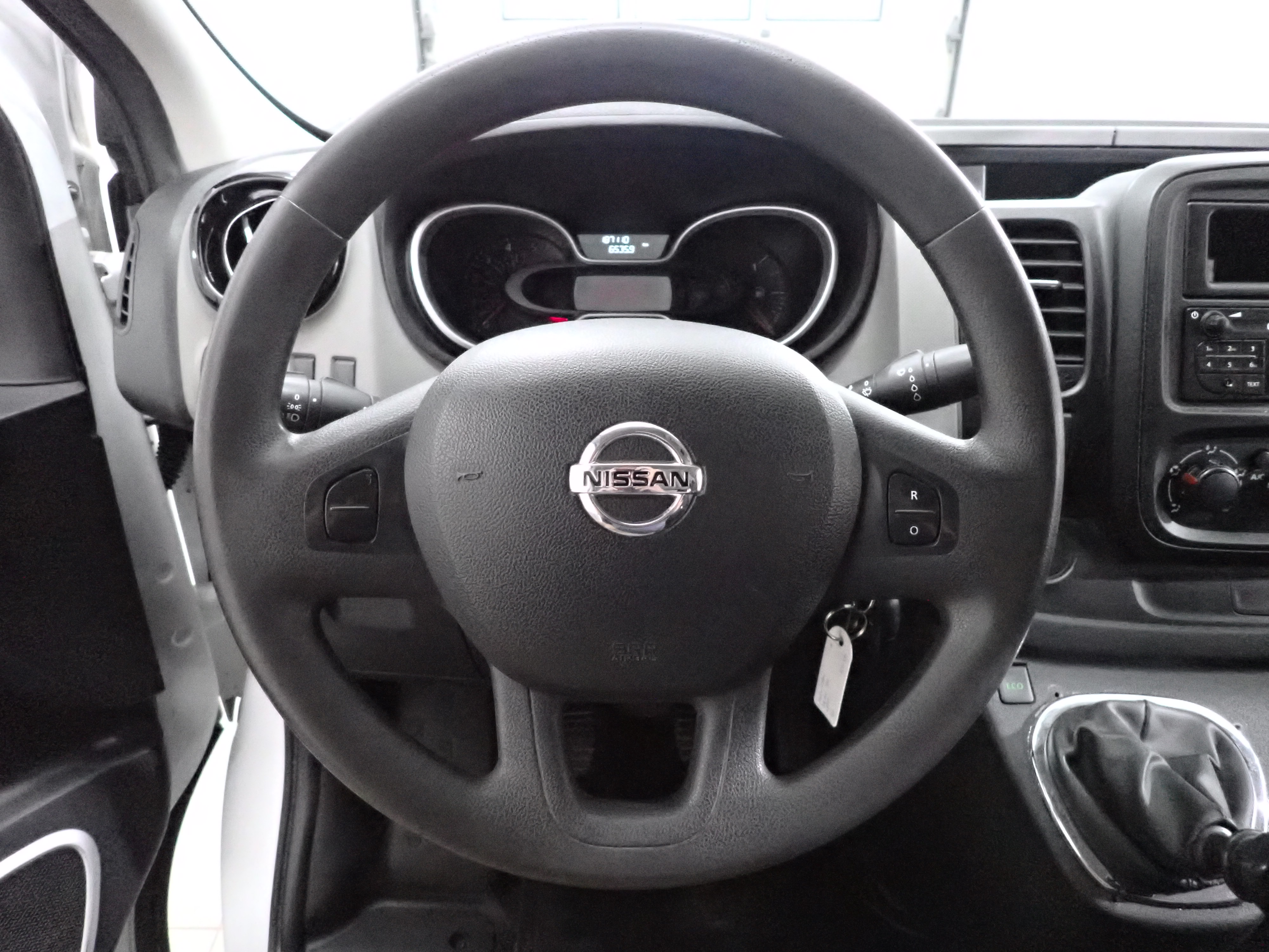 NISSAN NV300 2018