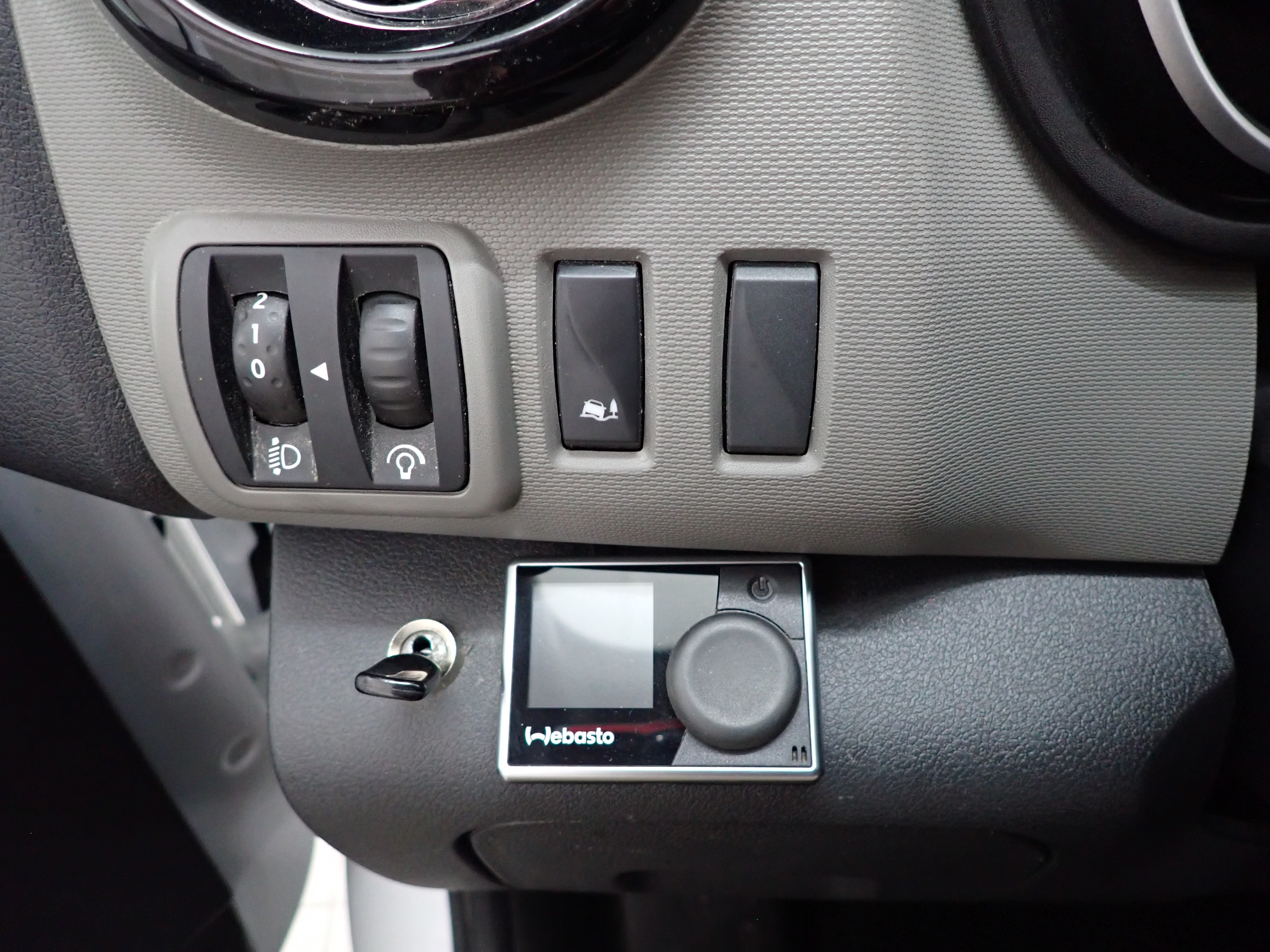 NISSAN NV300 2018