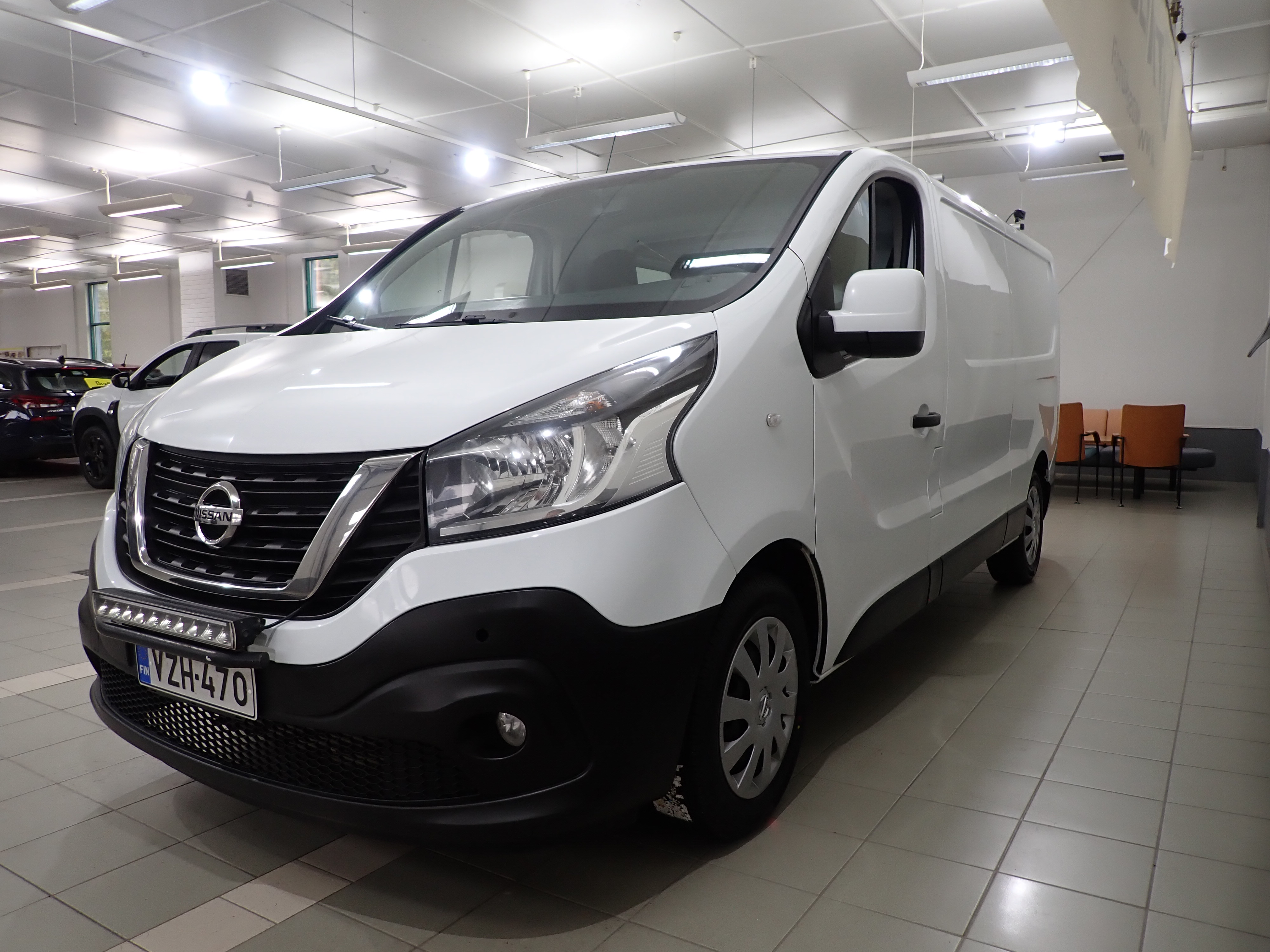 NISSAN NV300 2018
