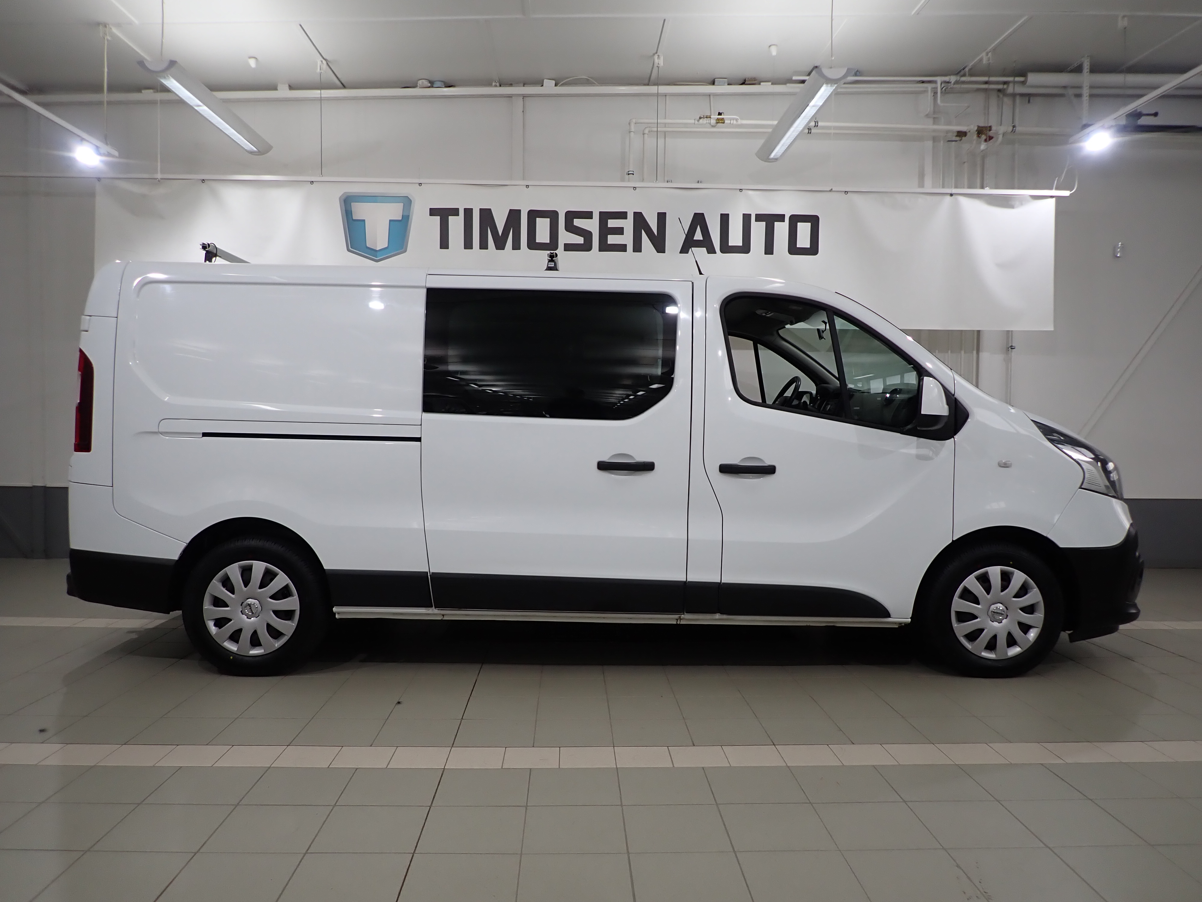 NISSAN NV300 2018