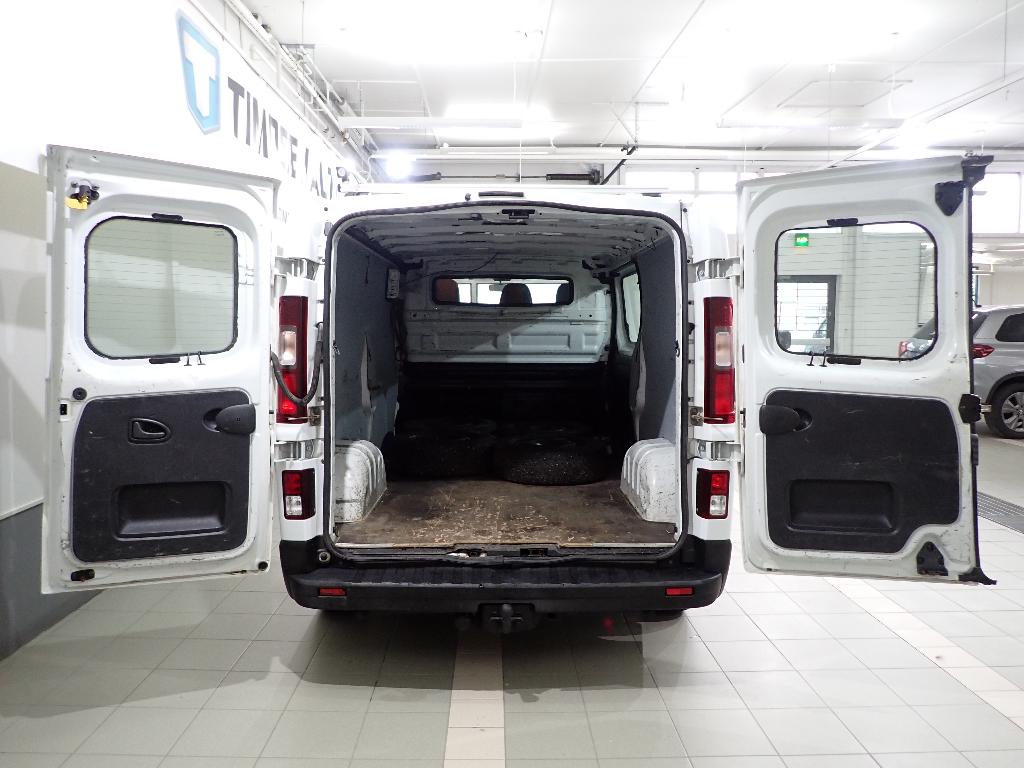 NISSAN NV300 2018