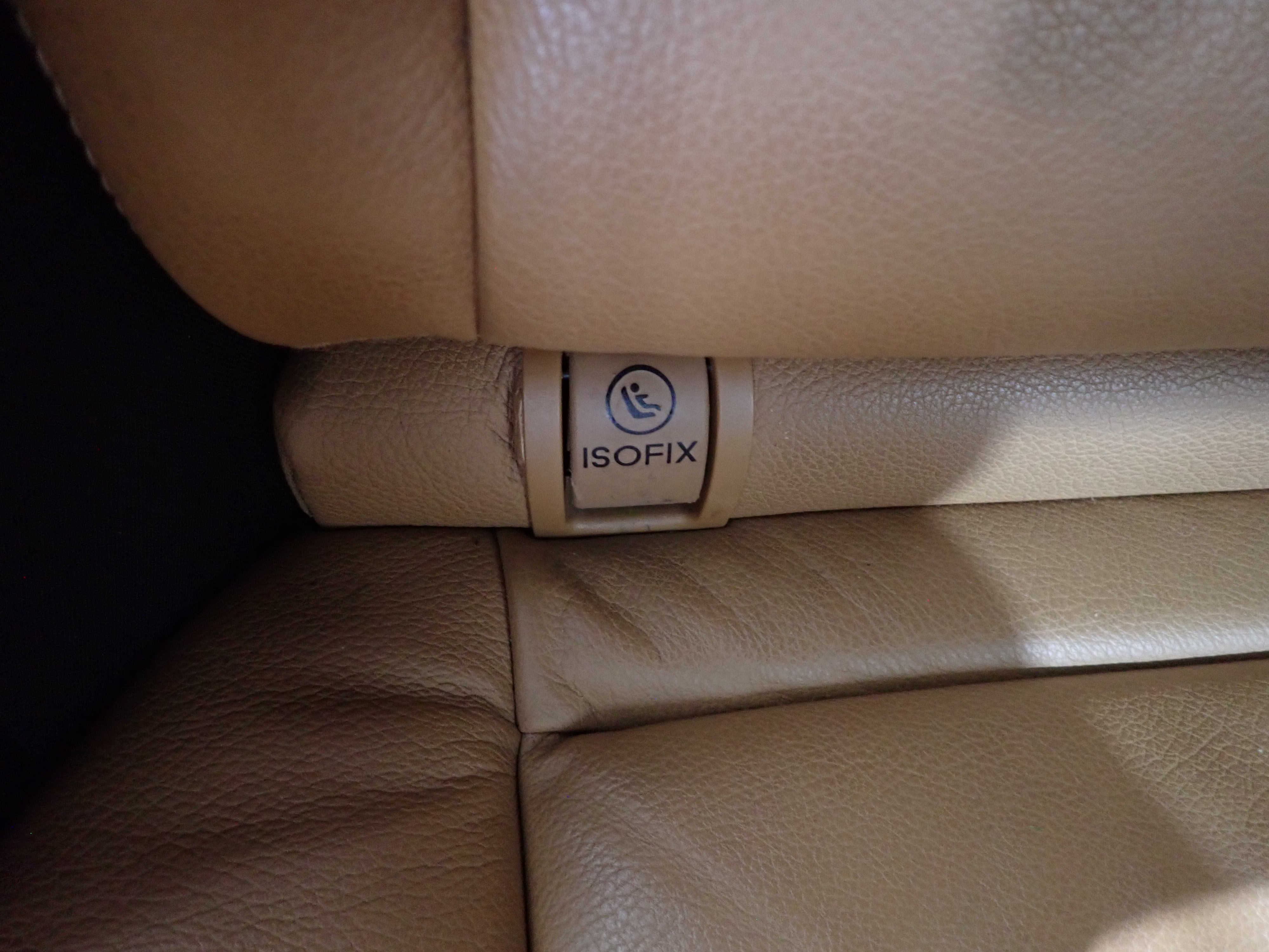 MERCEDES-BENZ E 2011
