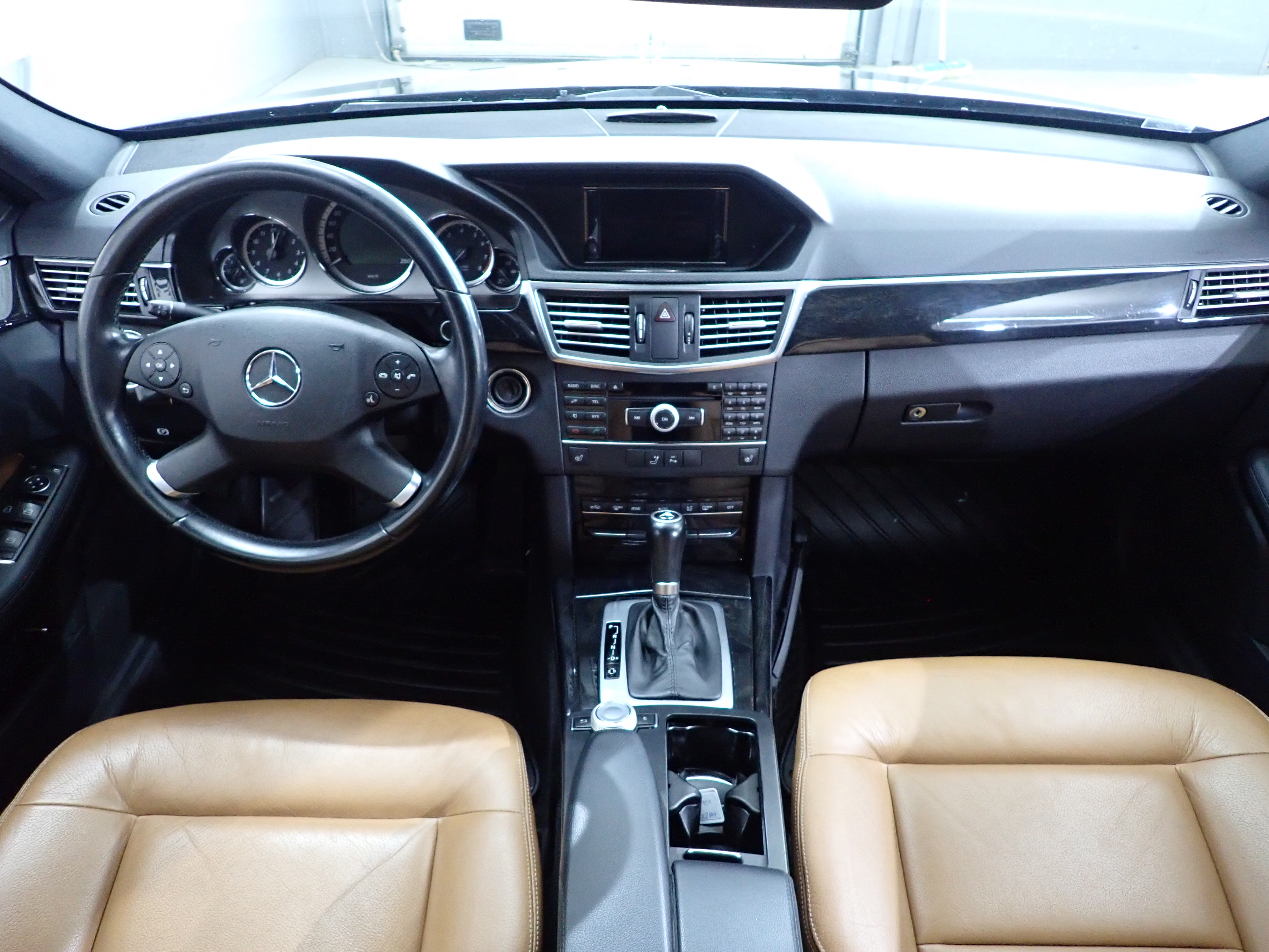 MERCEDES-BENZ E 2011