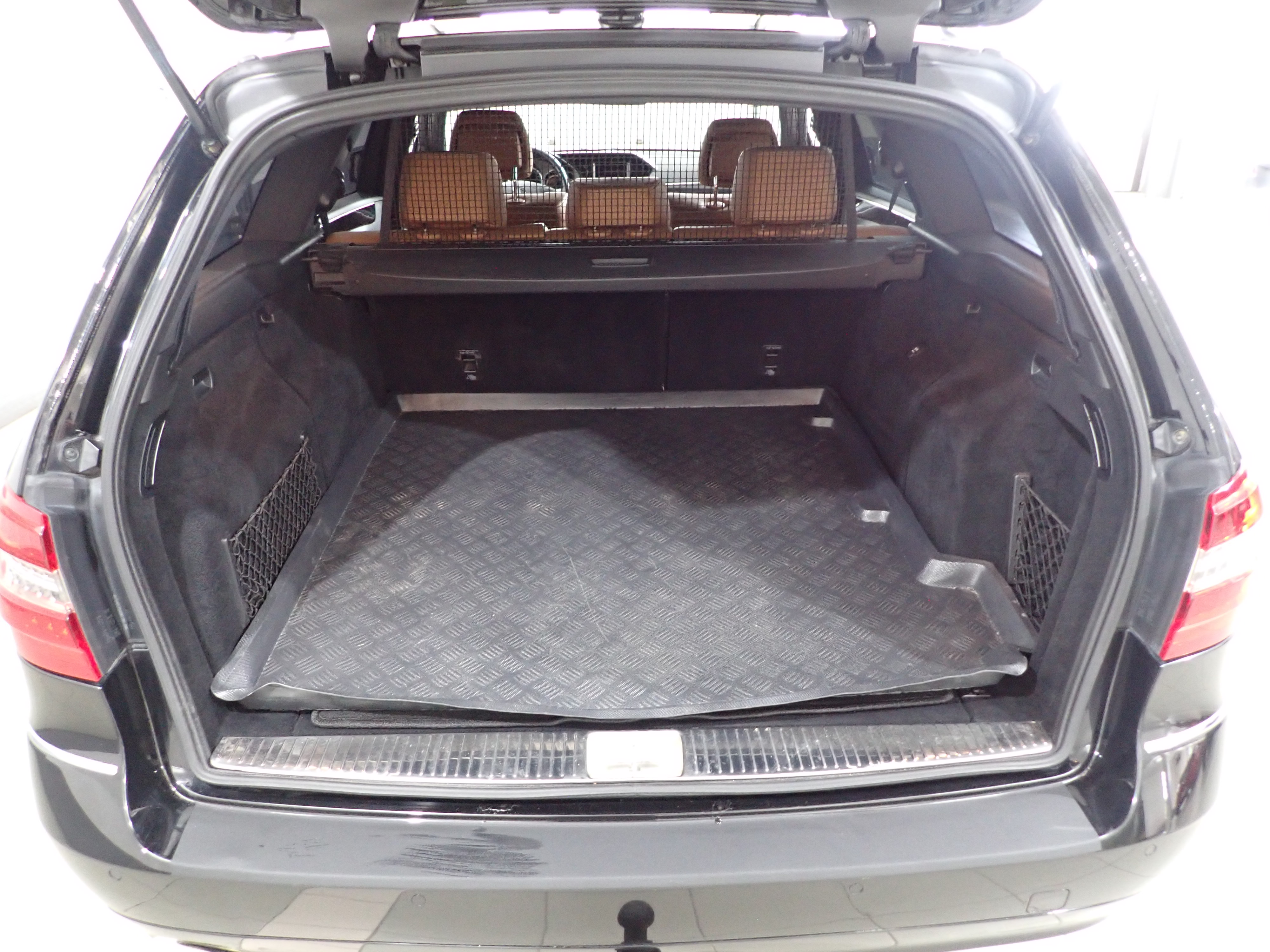 MERCEDES-BENZ E 2011