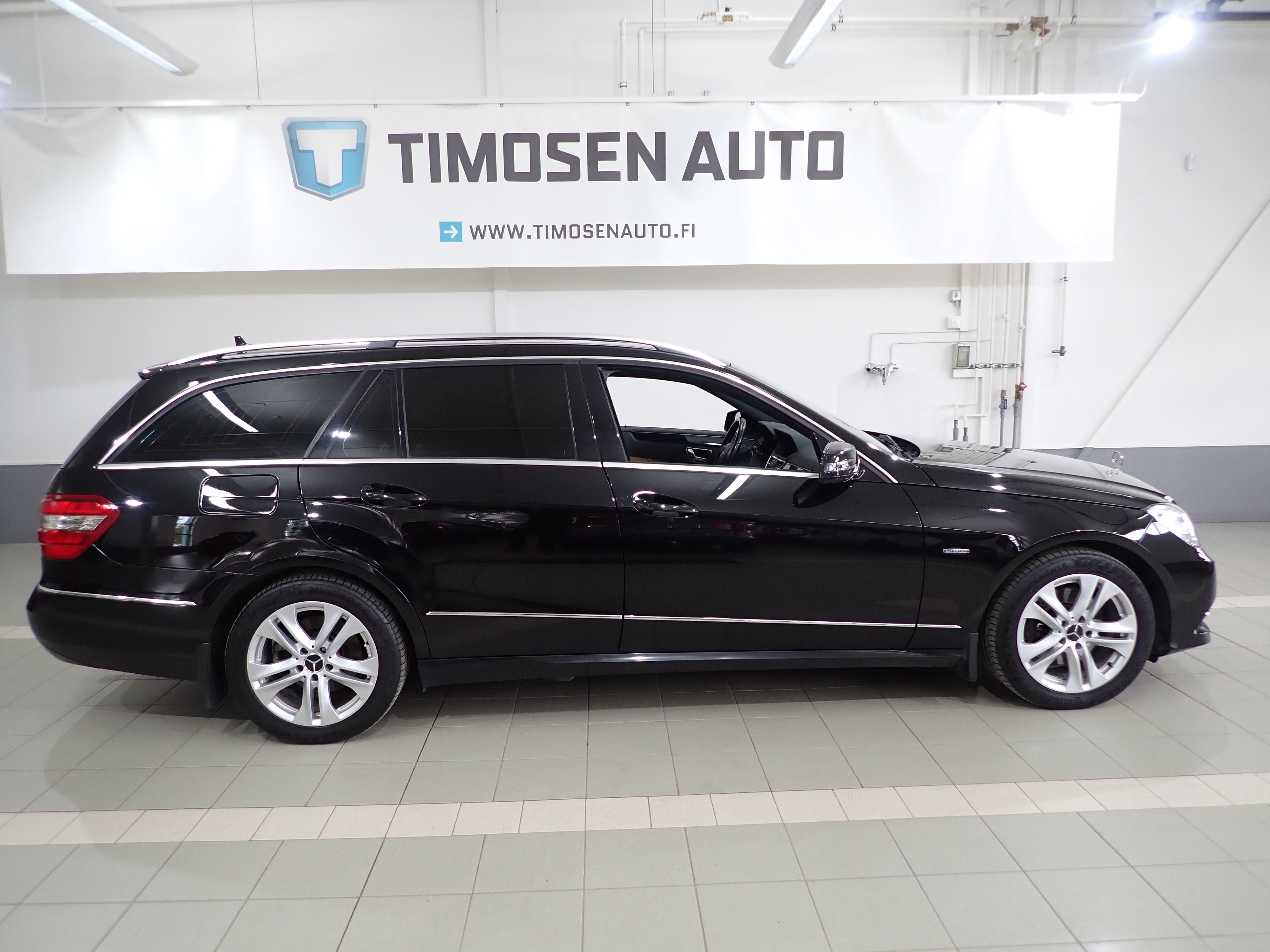 MERCEDES-BENZ E 2011