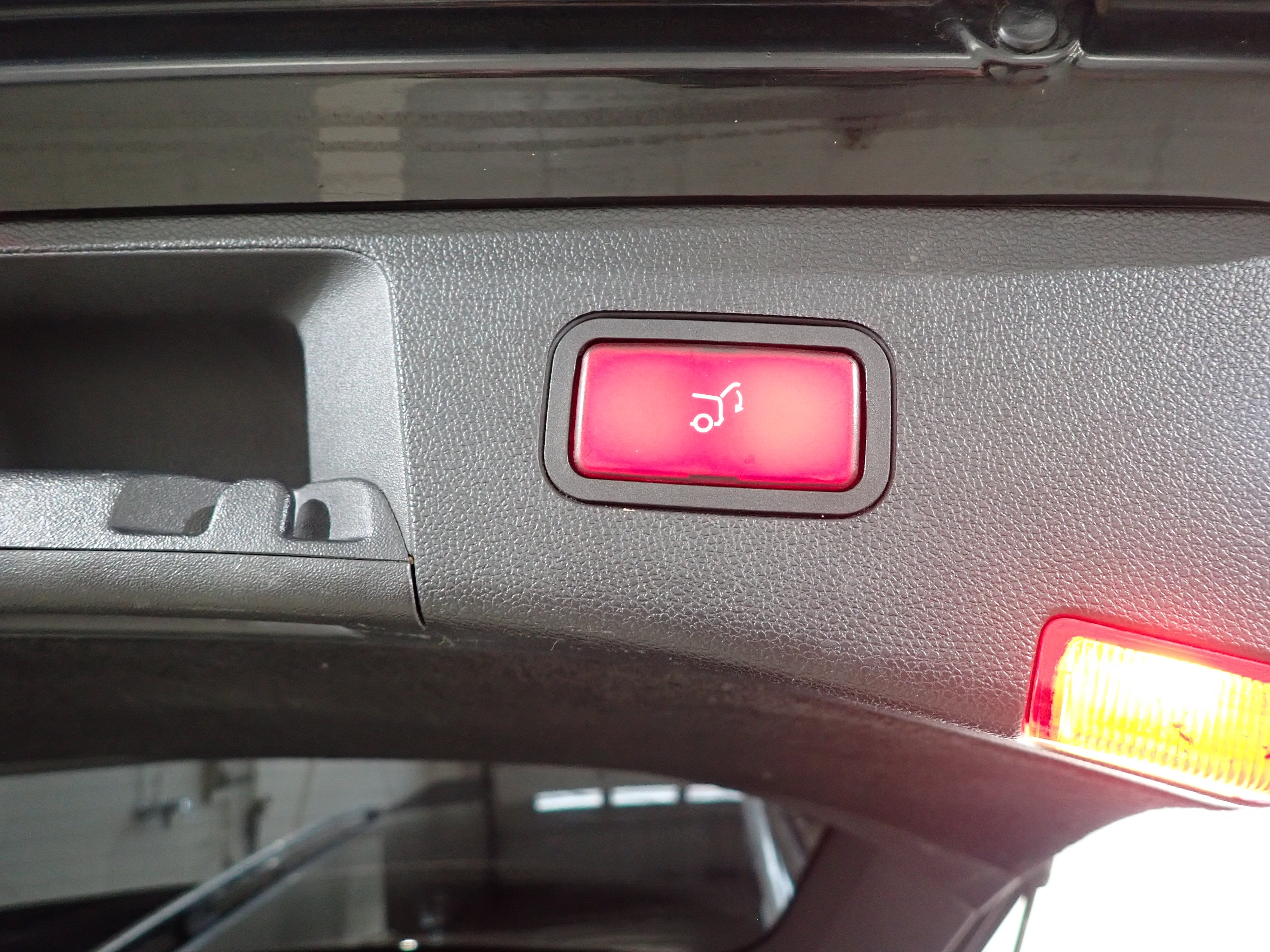 MERCEDES-BENZ E 2011