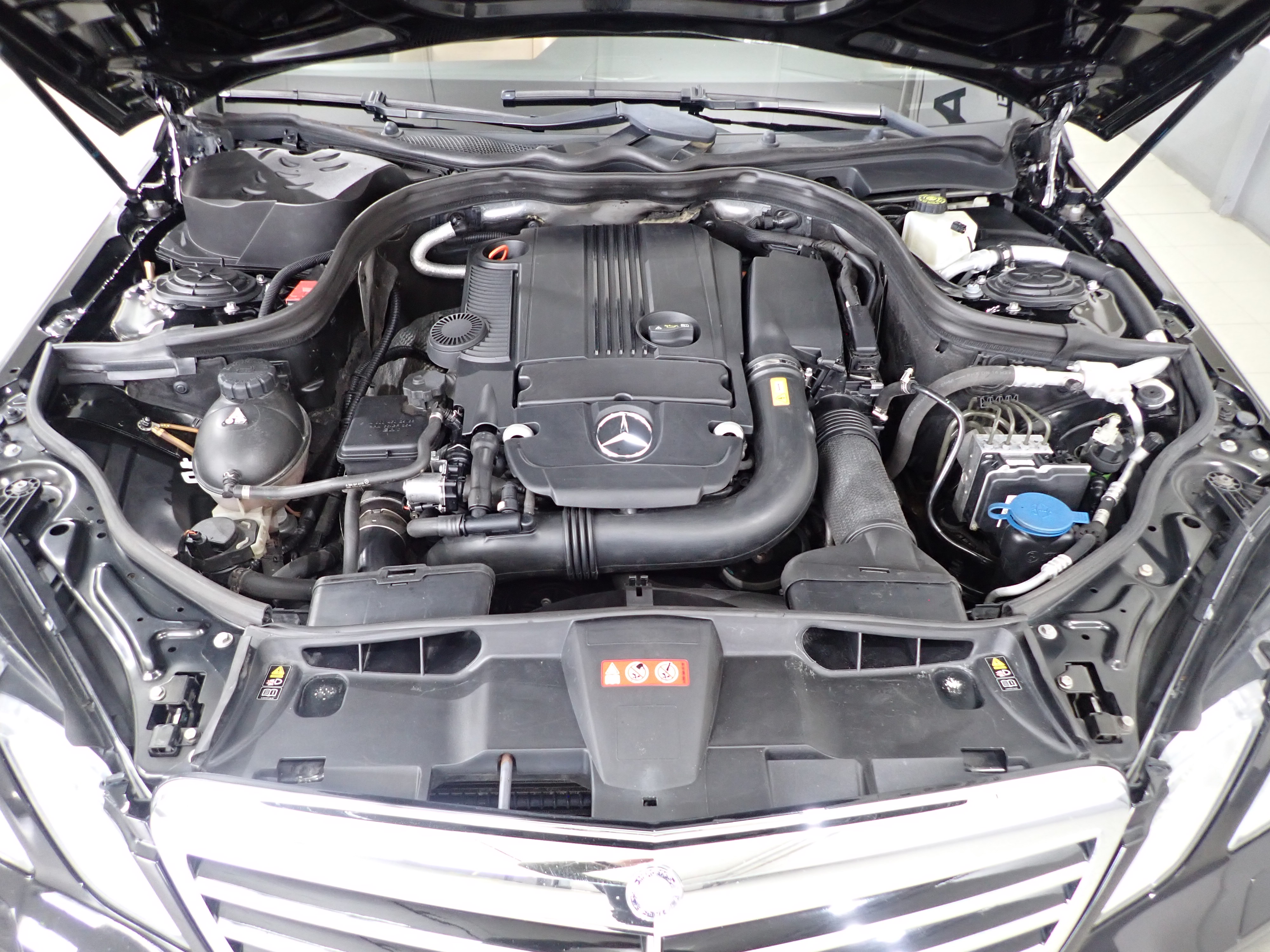 MERCEDES-BENZ E 2011