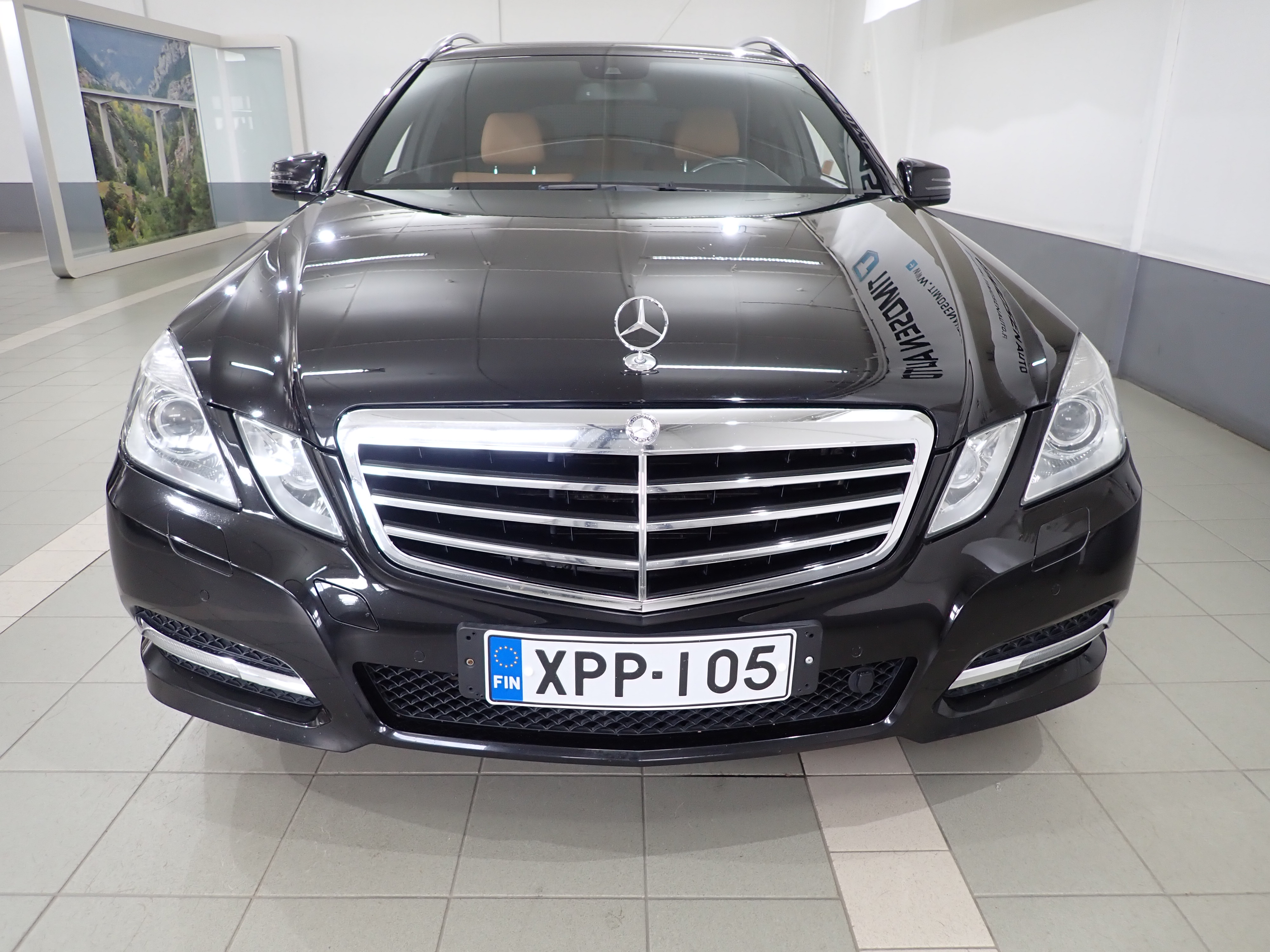 MERCEDES-BENZ E 2011