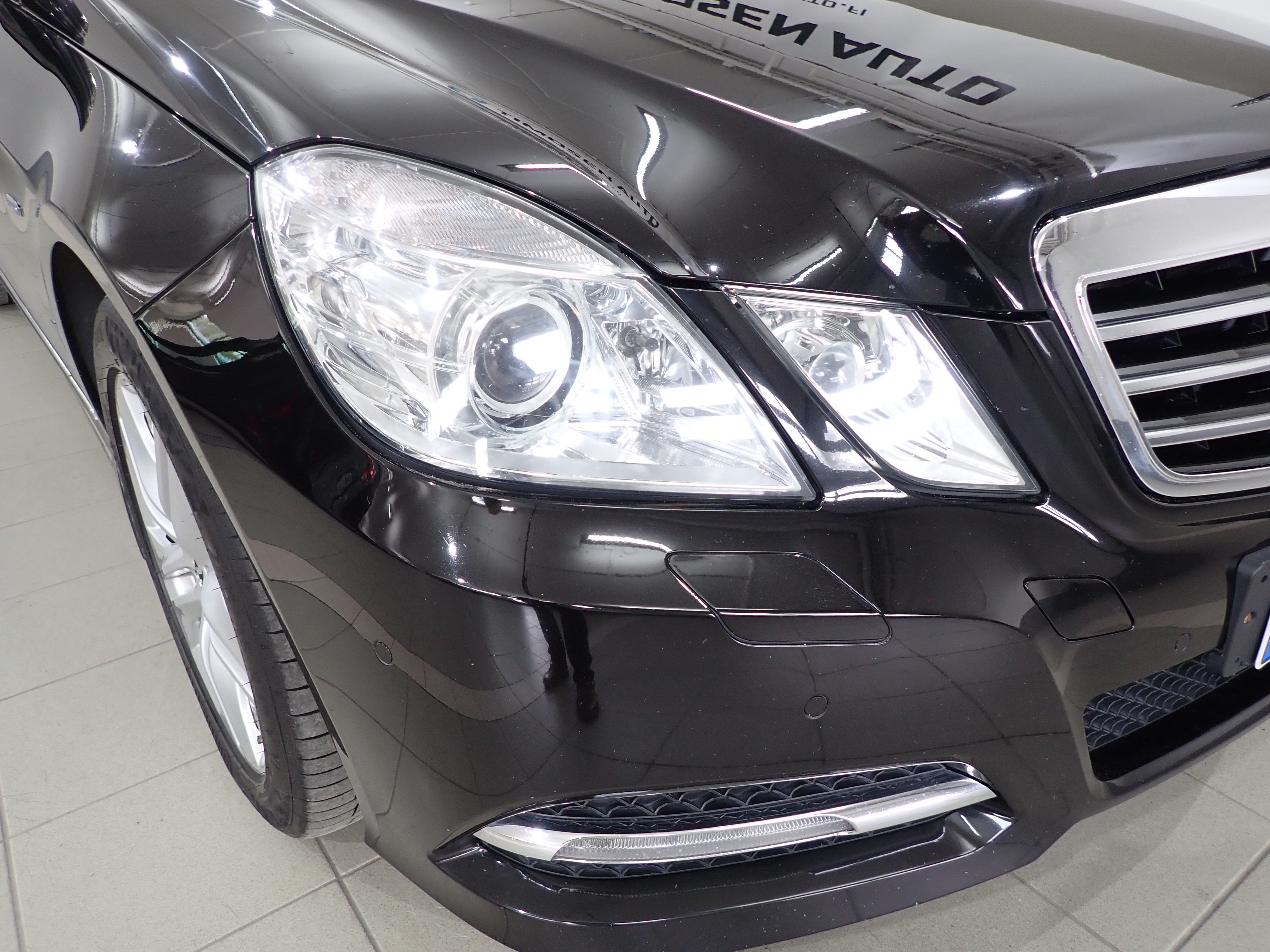 MERCEDES-BENZ E 2011