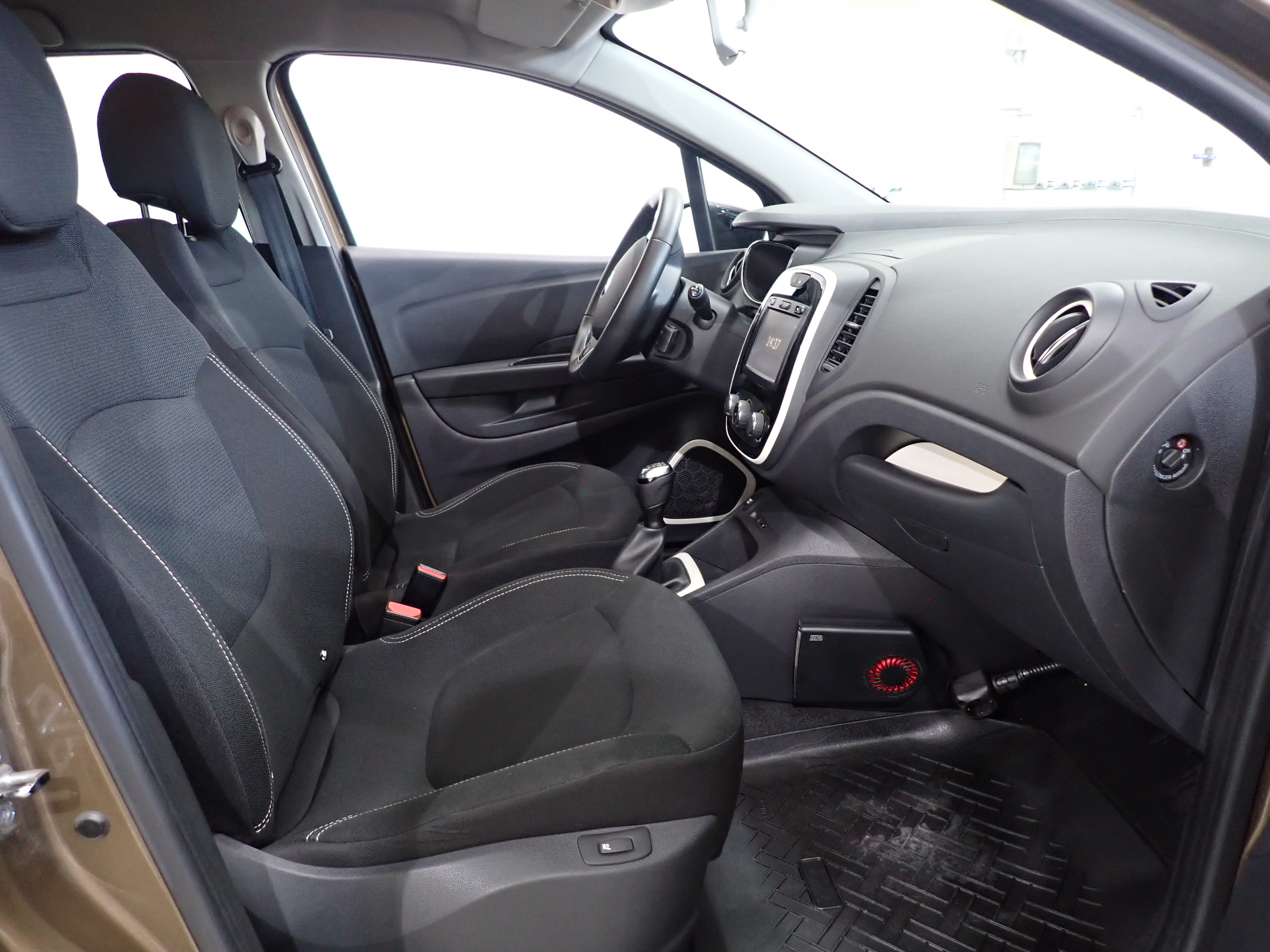 RENAULT Captur 2019