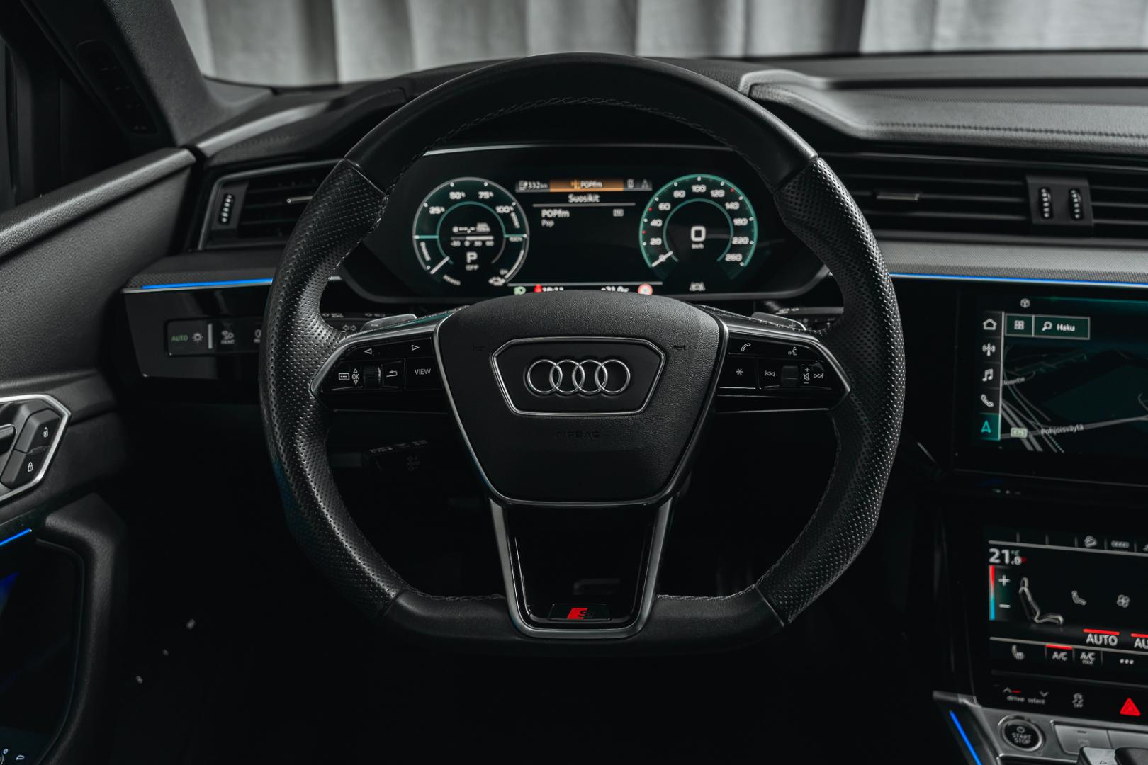 AUDI Q8 e-tron 11