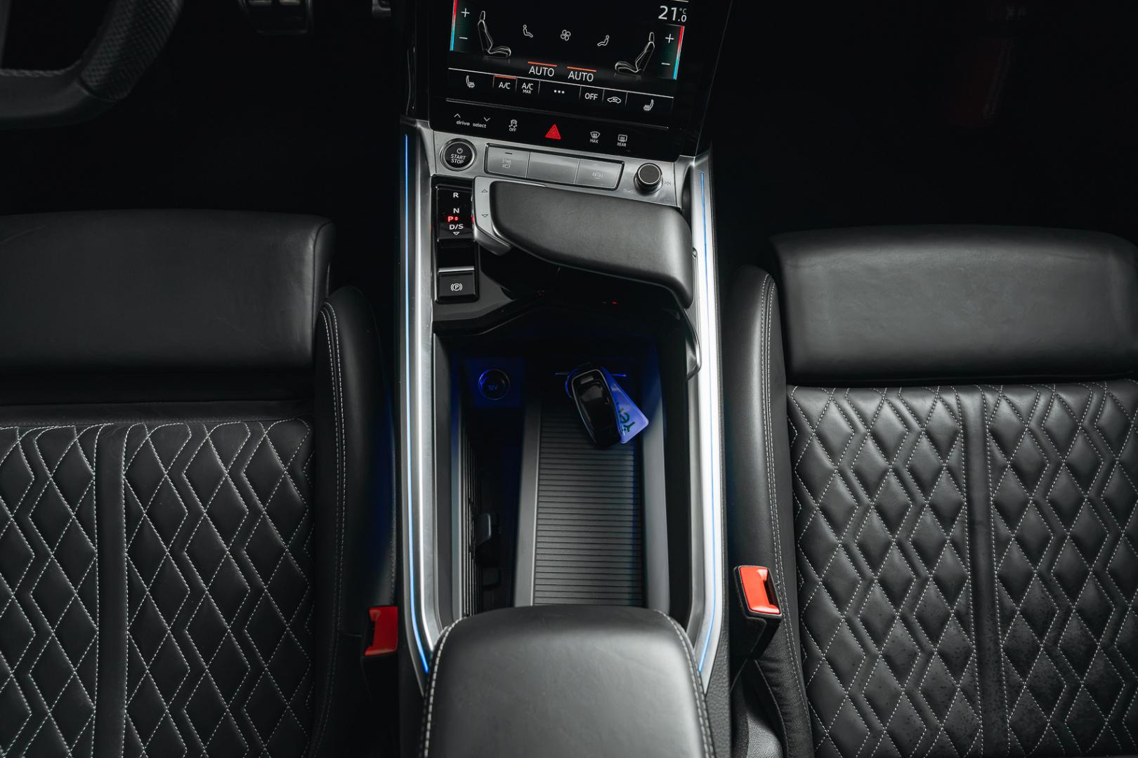 AUDI Q8 e-tron 13