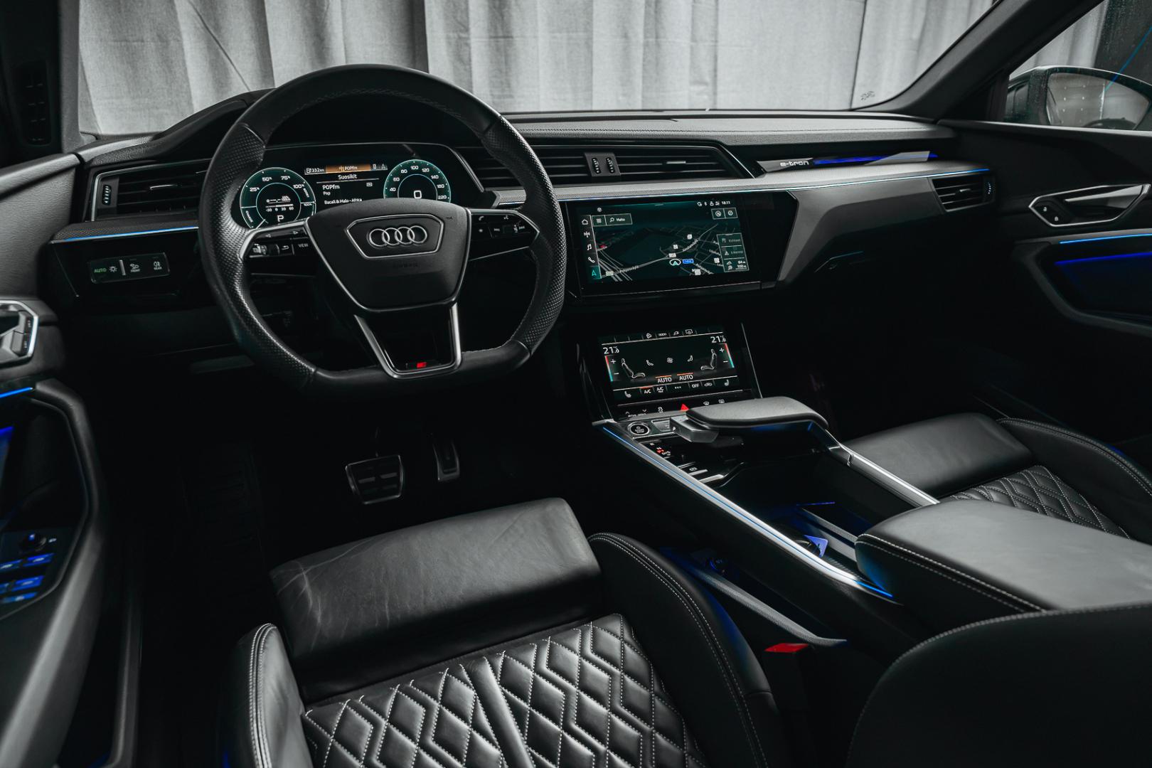 AUDI Q8 e-tron 14
