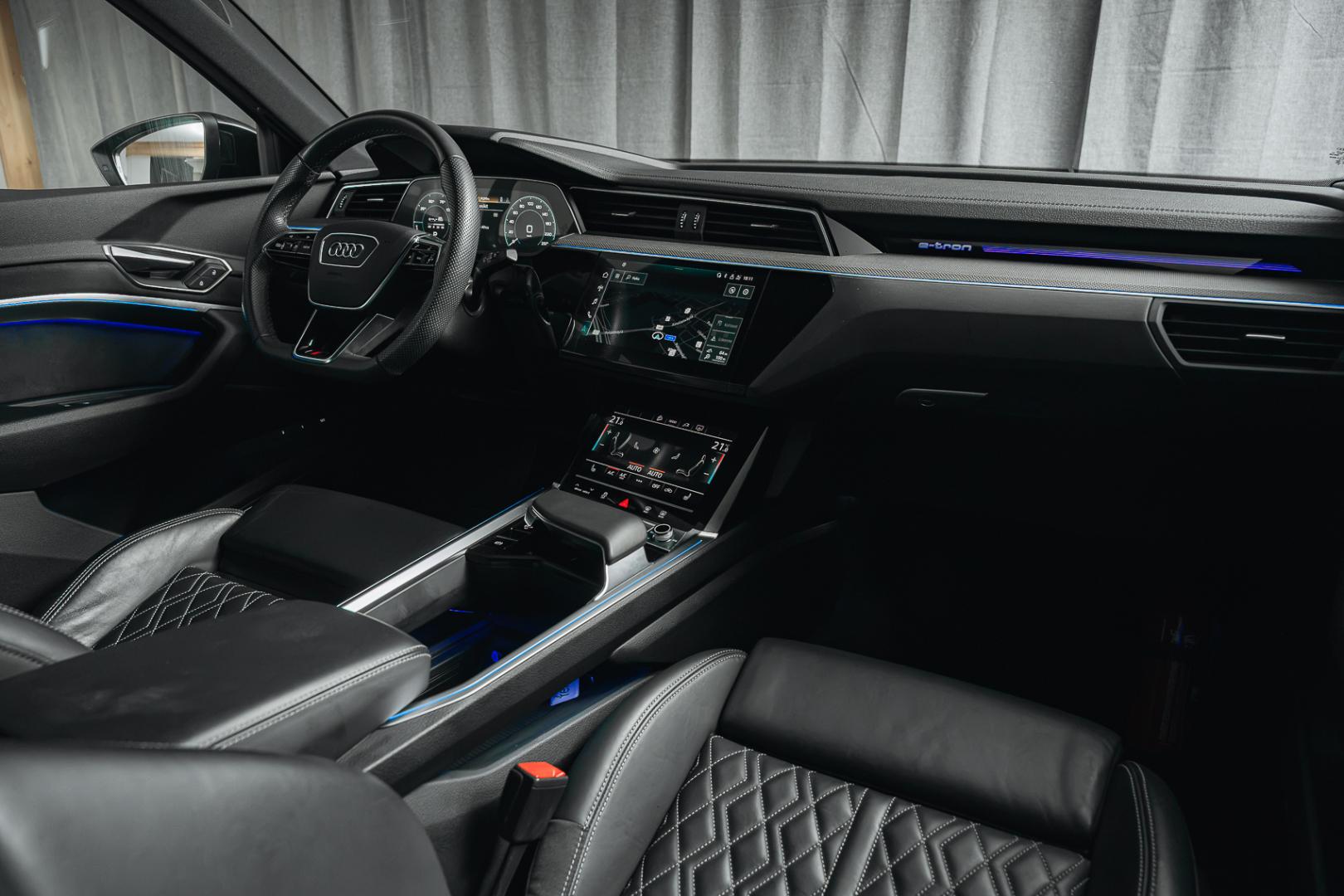 AUDI Q8 e-tron 15