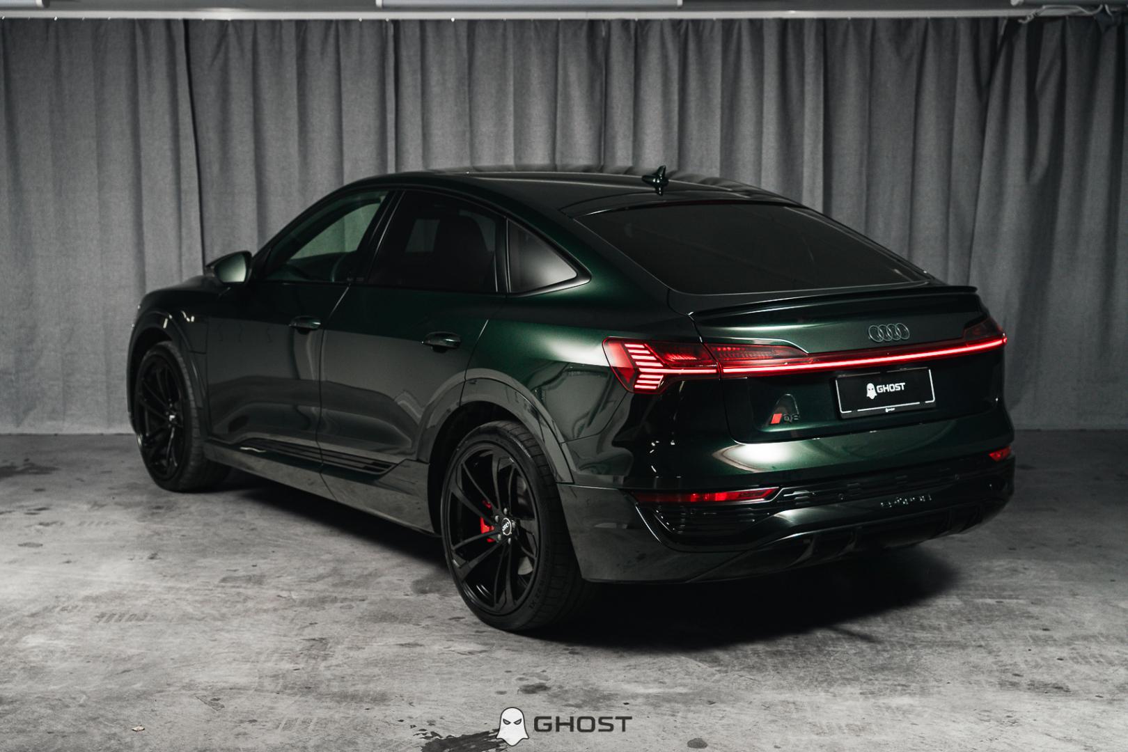 AUDI Q8 e-tron 7