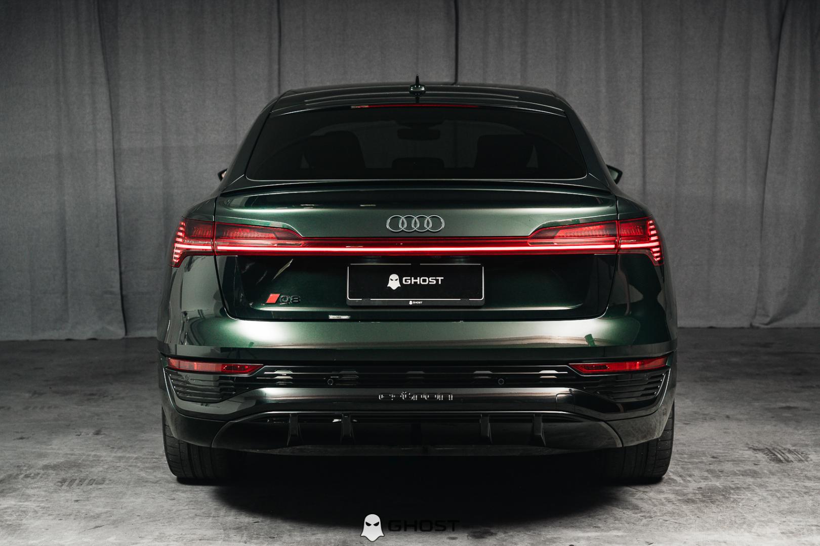 AUDI Q8 e-tron 8