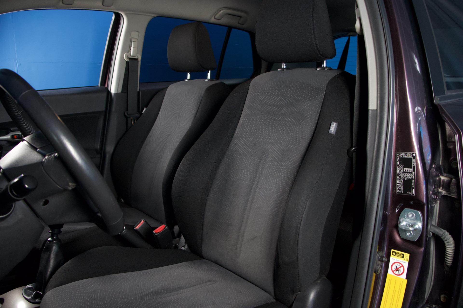 TOYOTA Urban Cruiser 9