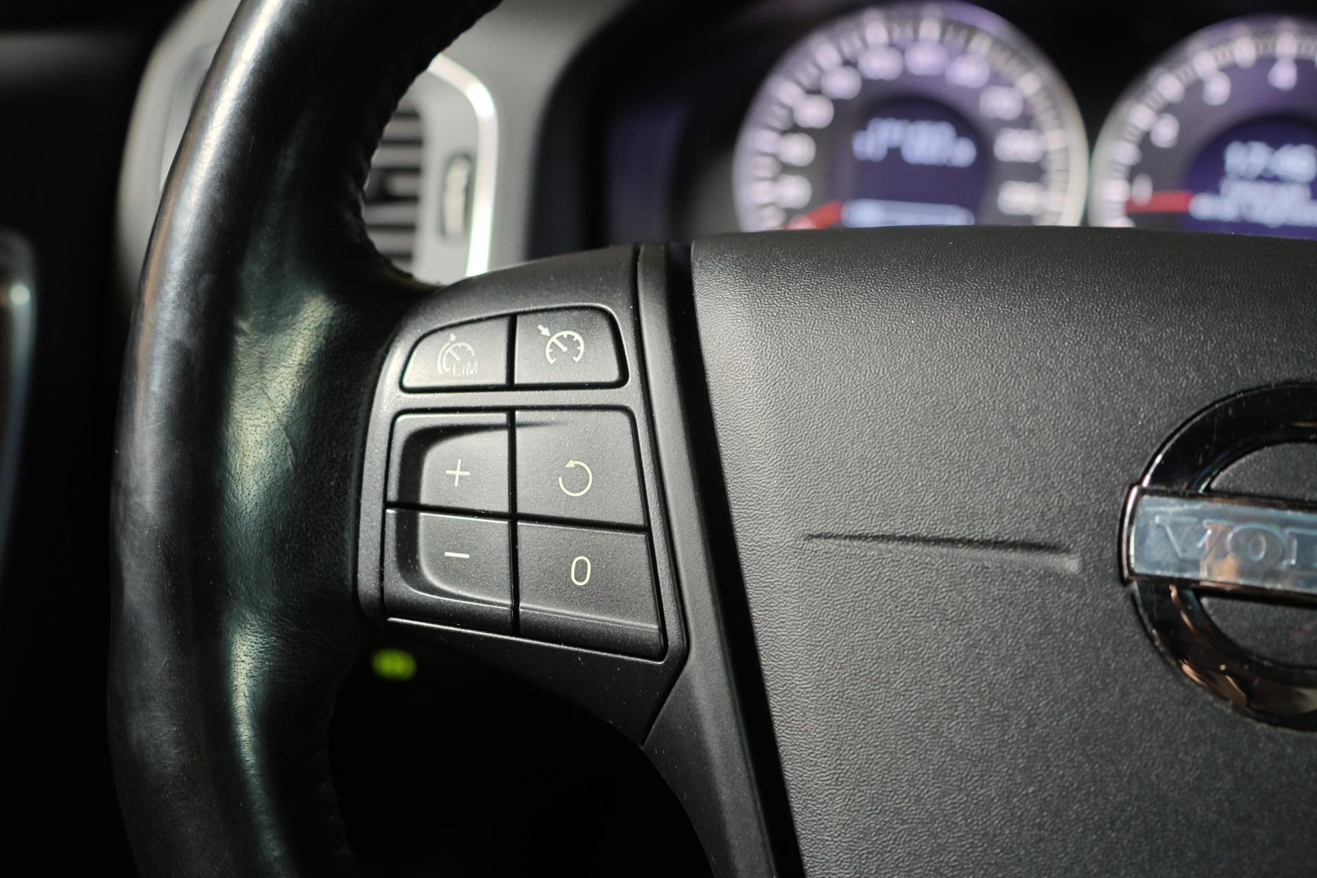 VOLVO S60 13