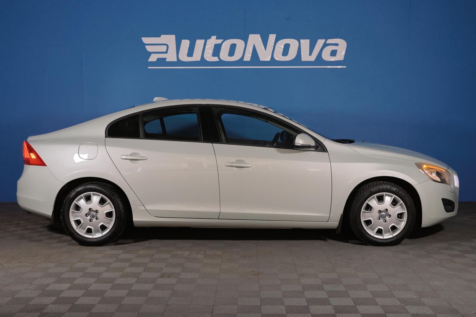 VOLVO S60 2