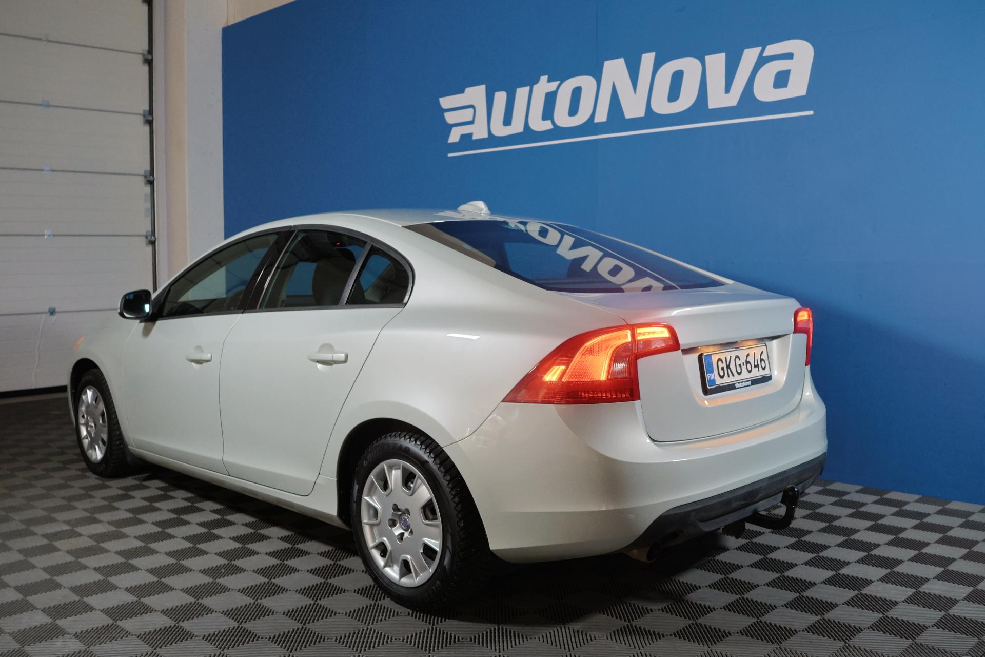 VOLVO S60 5