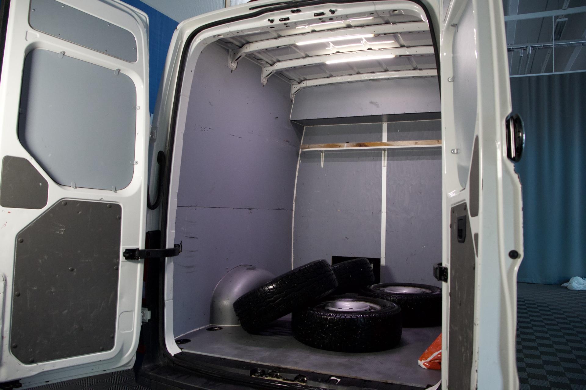 VOLKSWAGEN Crafter 10