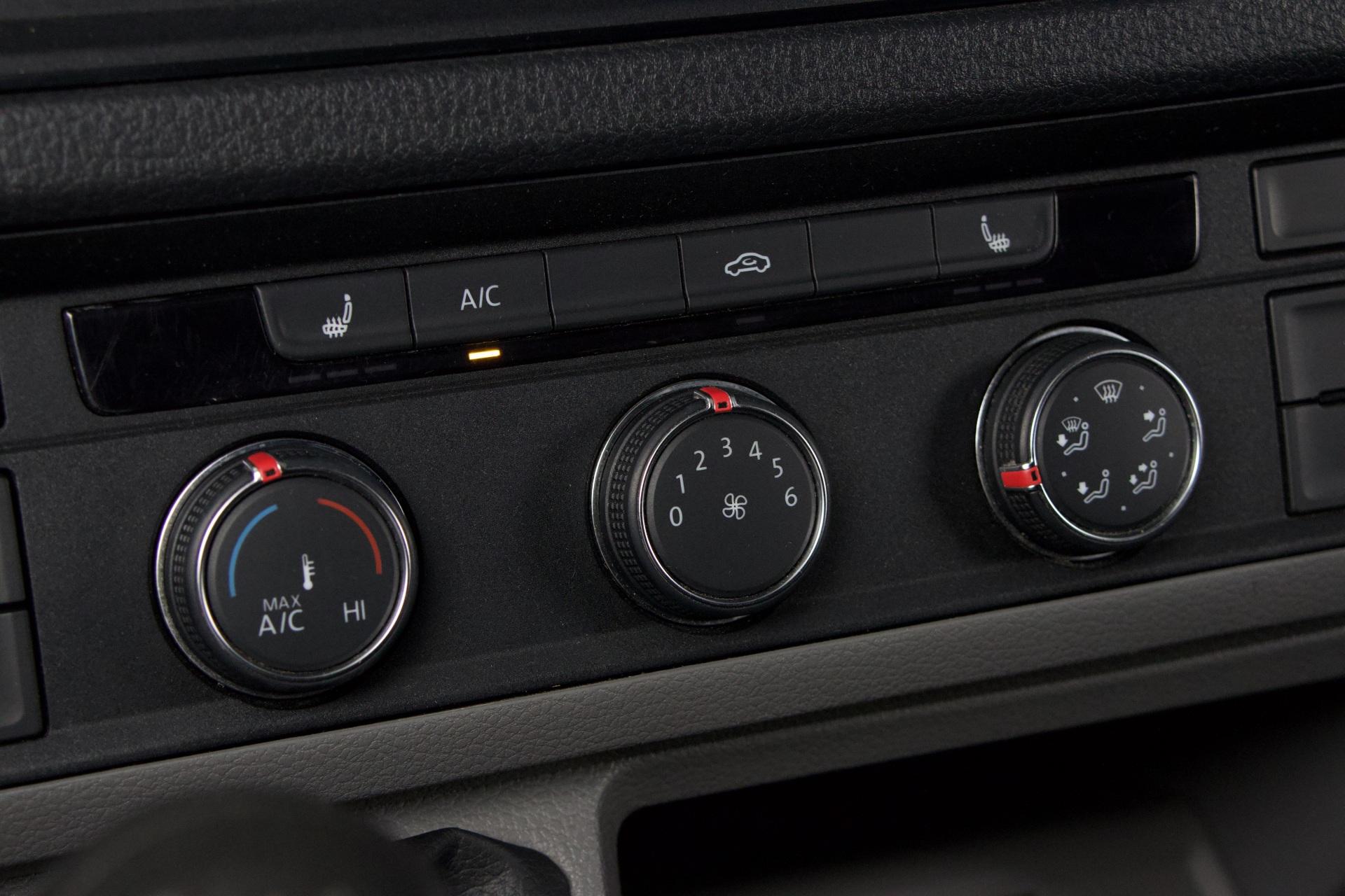 VOLKSWAGEN Crafter 15