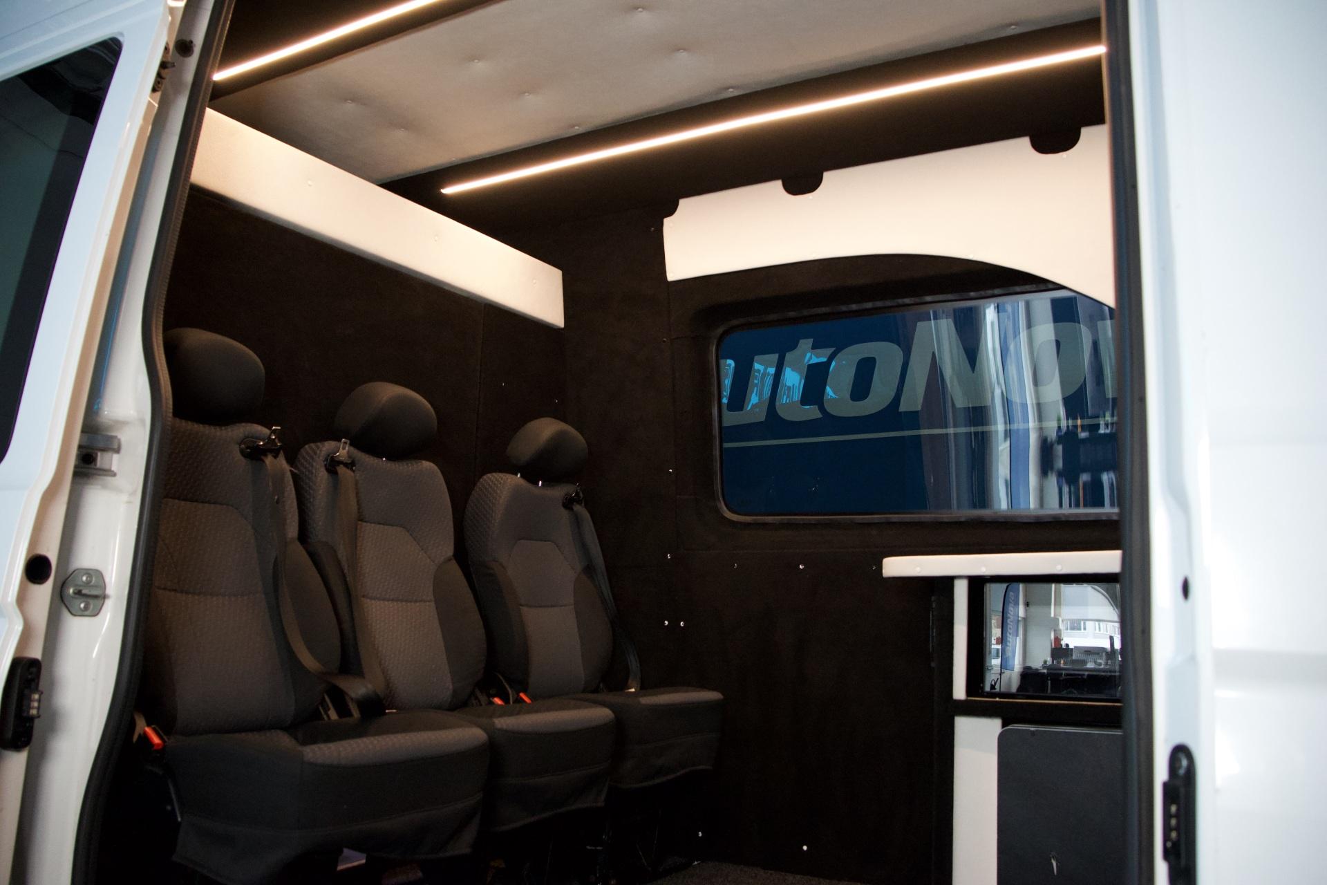 VOLKSWAGEN Crafter 8