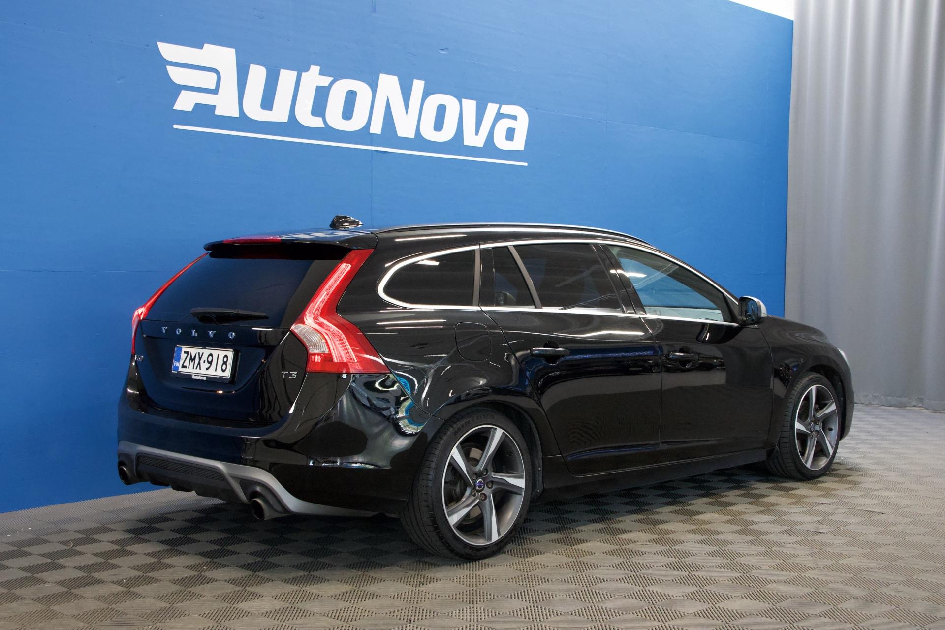 VOLVO V60 3