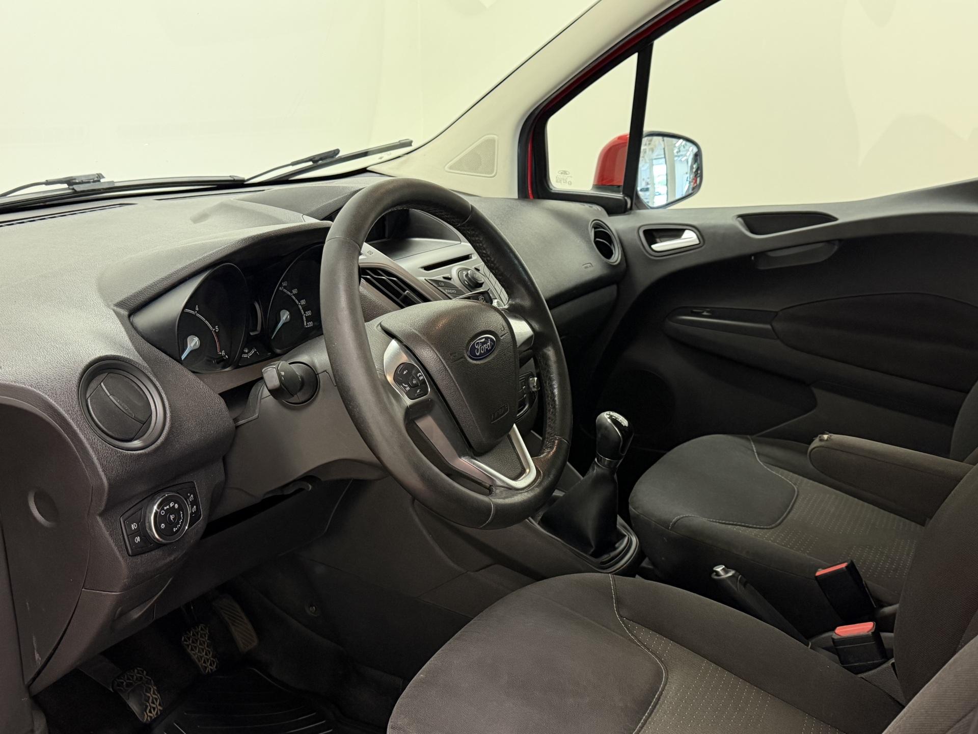 FORD Transit Courier 2015
