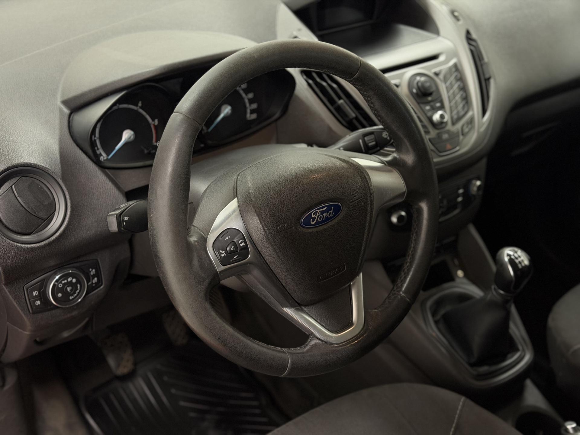 FORD Transit Courier 2015