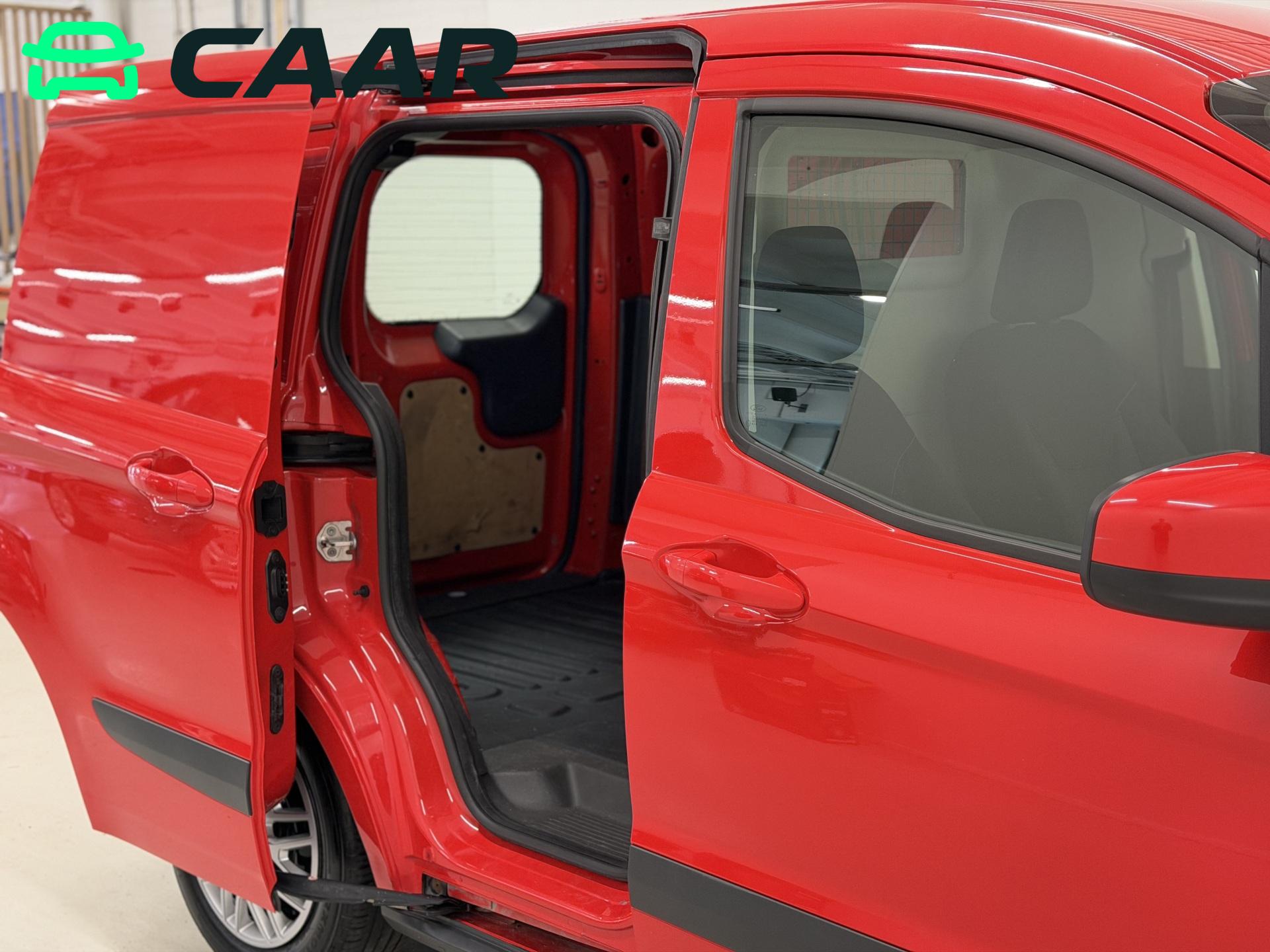 FORD Transit Courier 2015