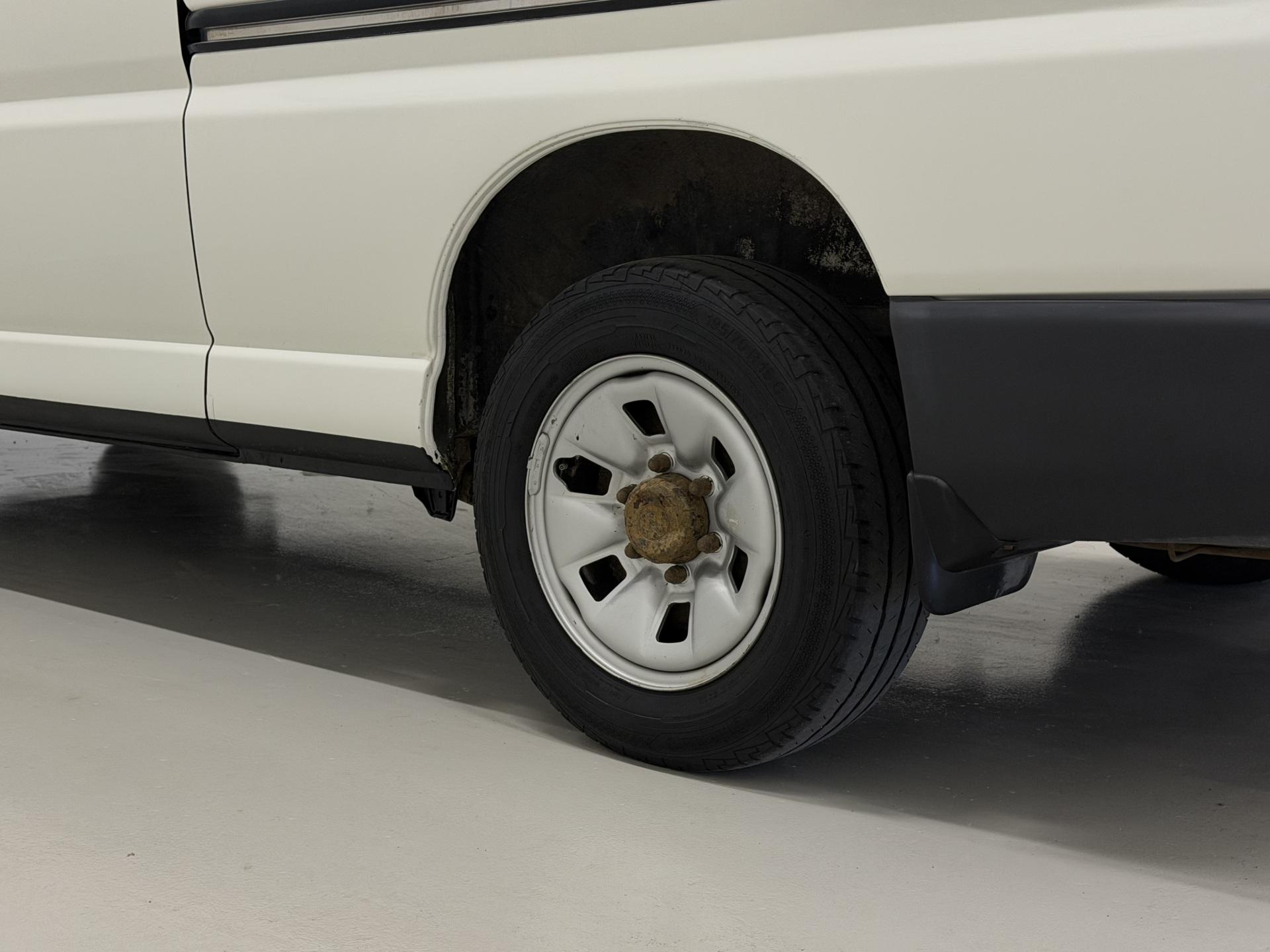 TOYOTA Hiace 2012