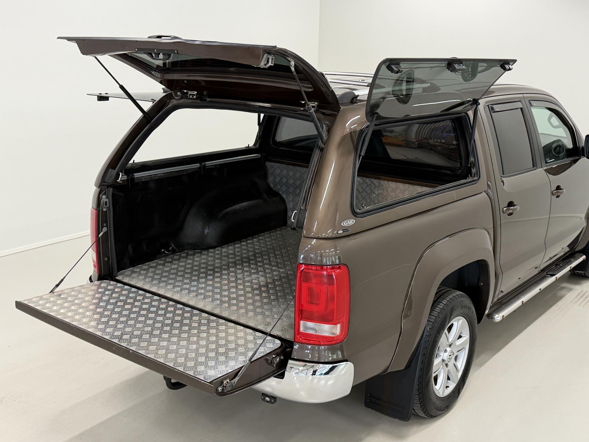 VOLKSWAGEN Amarok 2012