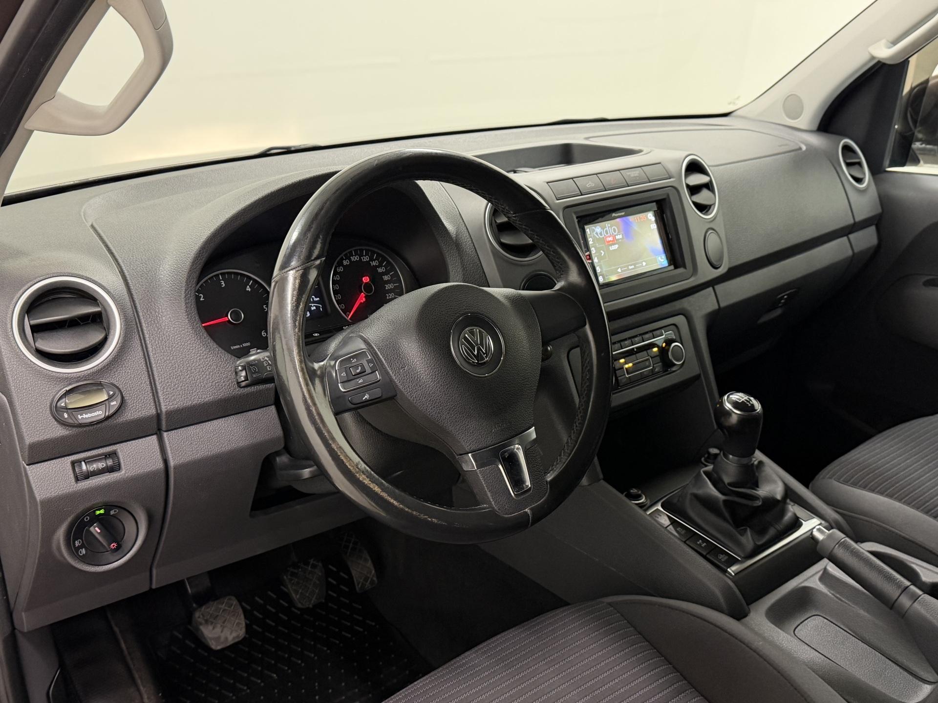 VOLKSWAGEN Amarok 2012