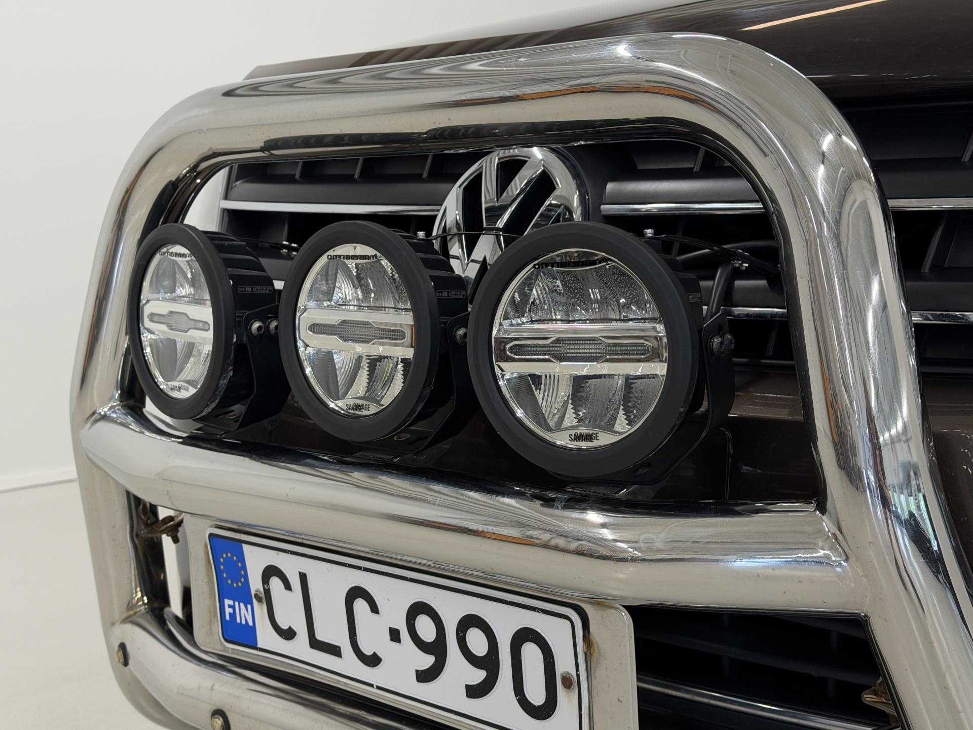 VOLKSWAGEN Amarok 2012