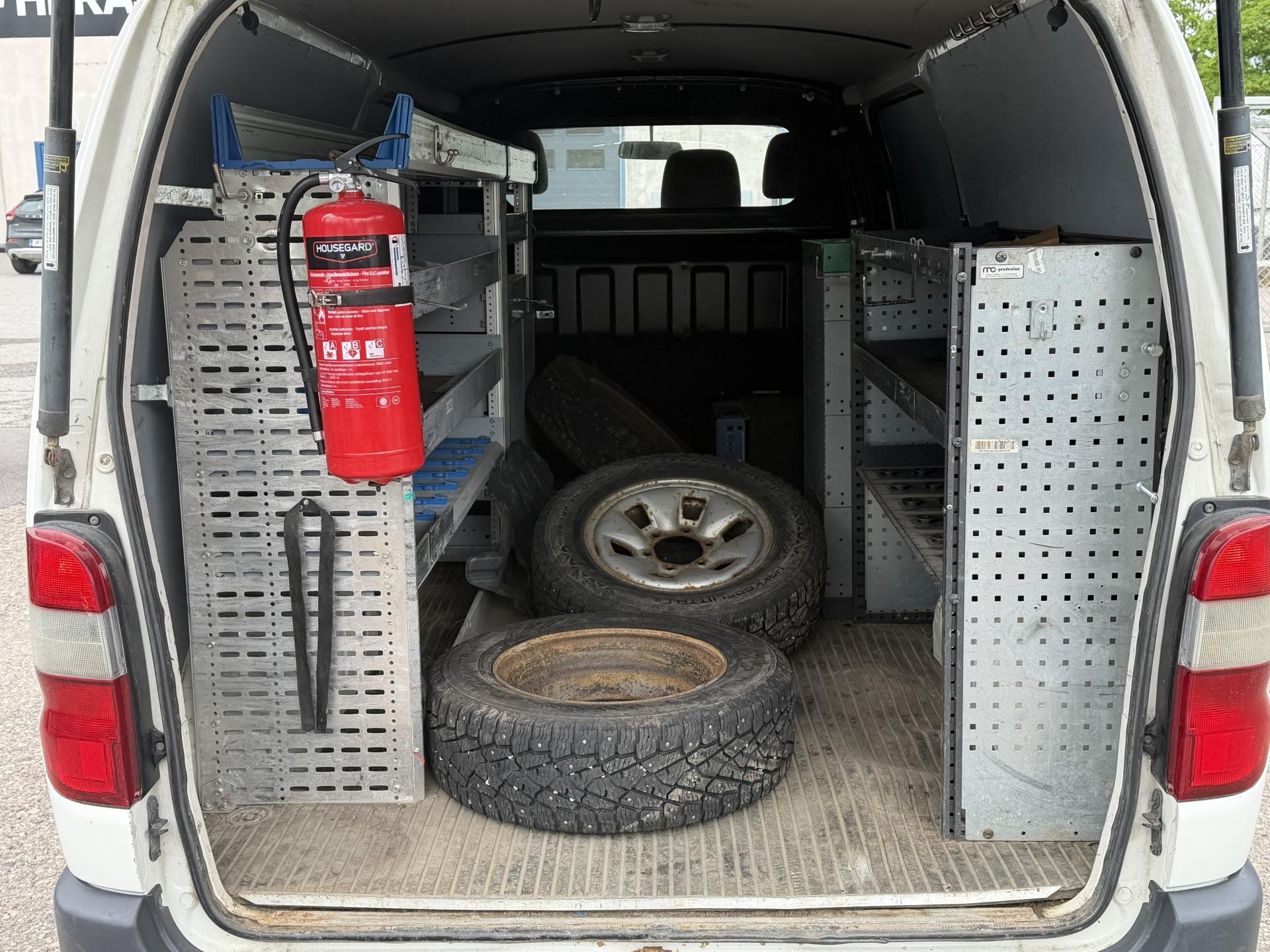 TOYOTA Hiace 2012