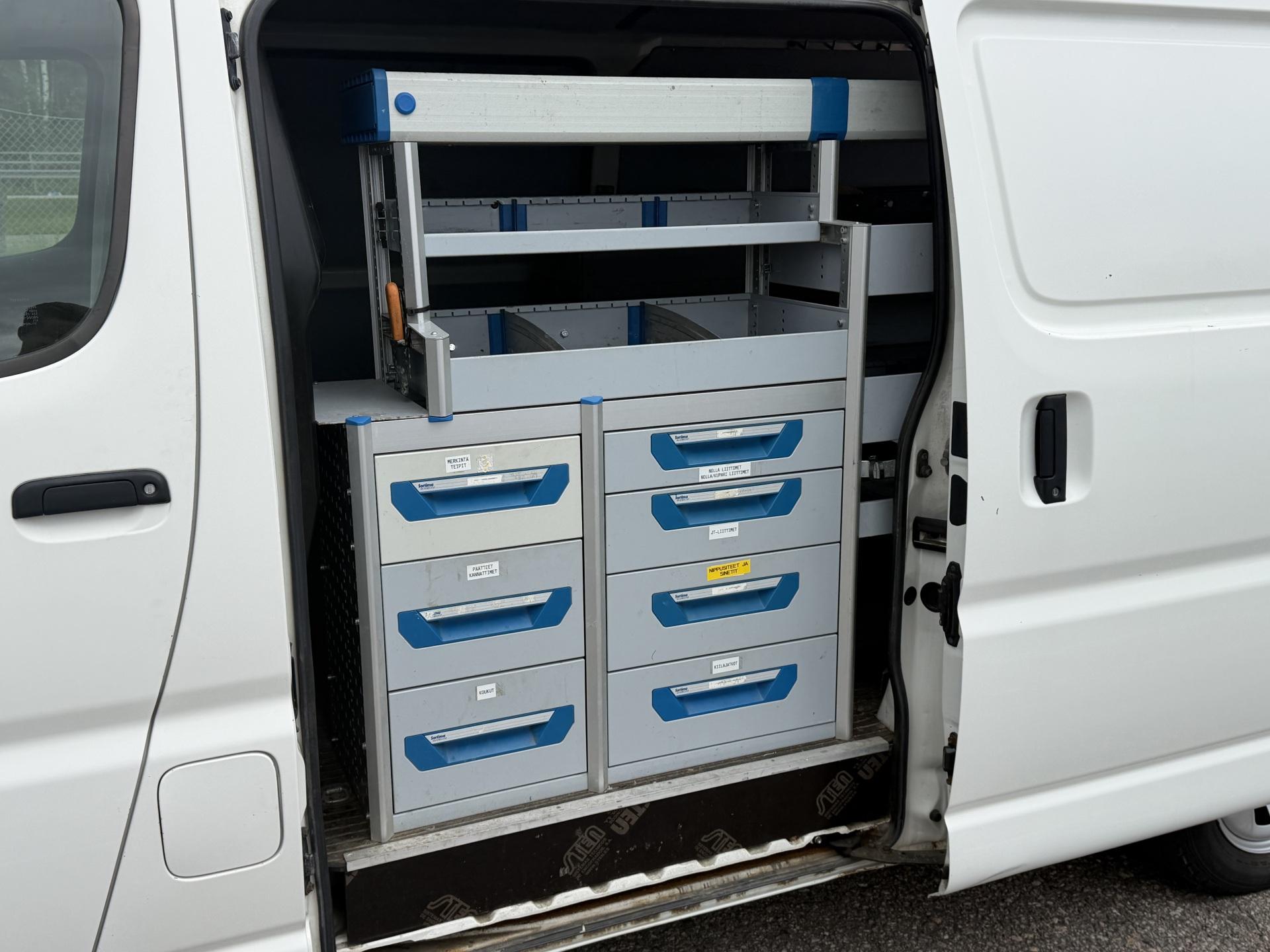 TOYOTA Hiace 2012