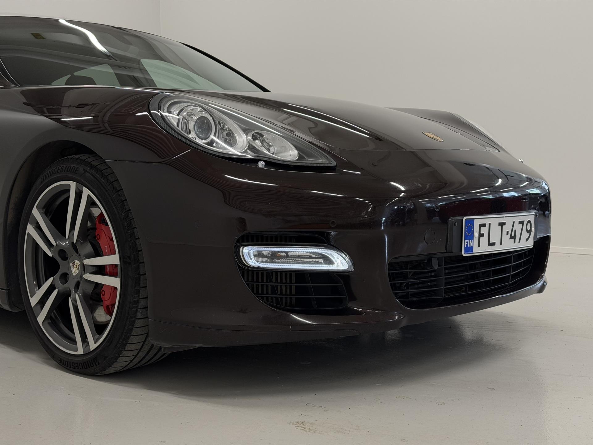PORSCHE Panamera 2010