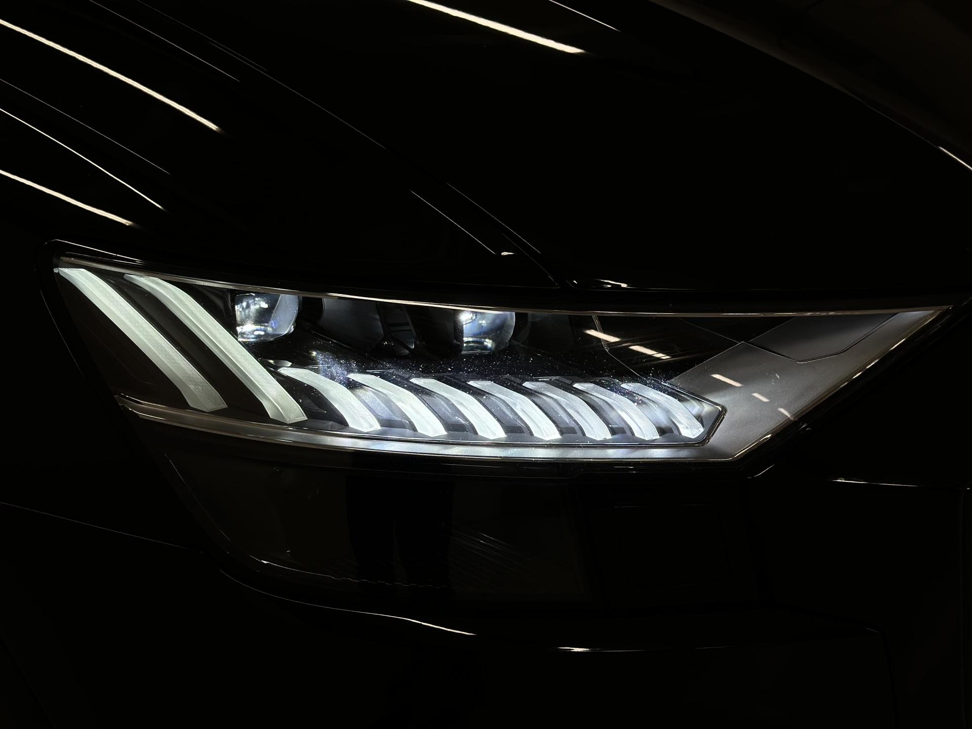 AUDI Q8 2023