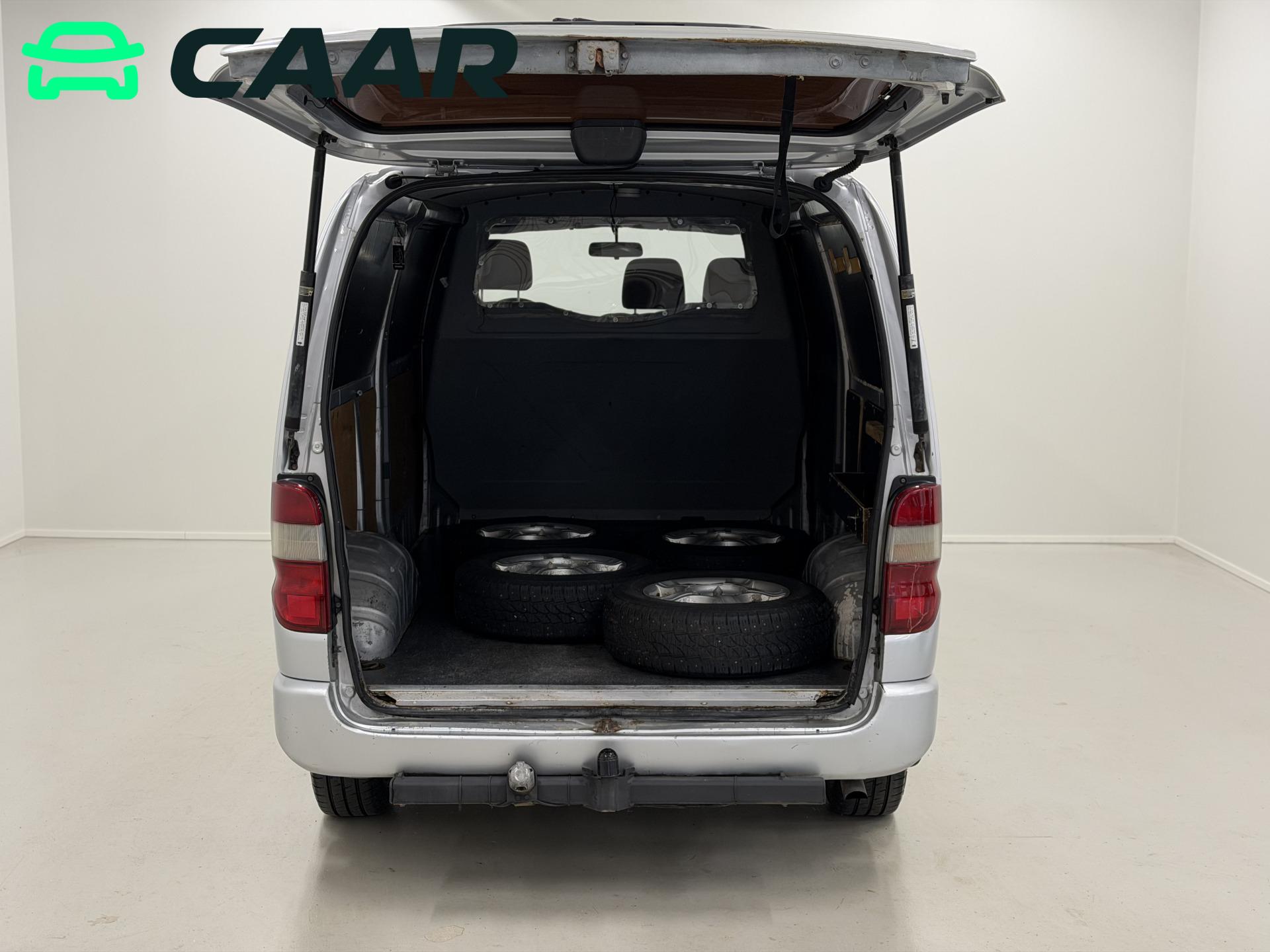 TOYOTA Hiace 2008