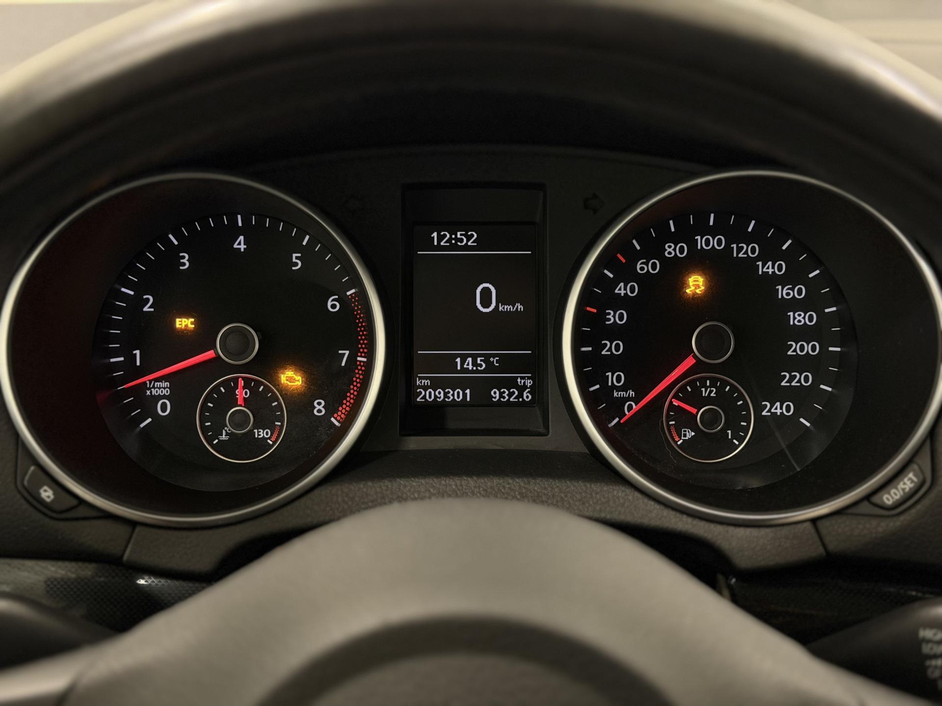 VOLKSWAGEN Golf 2011